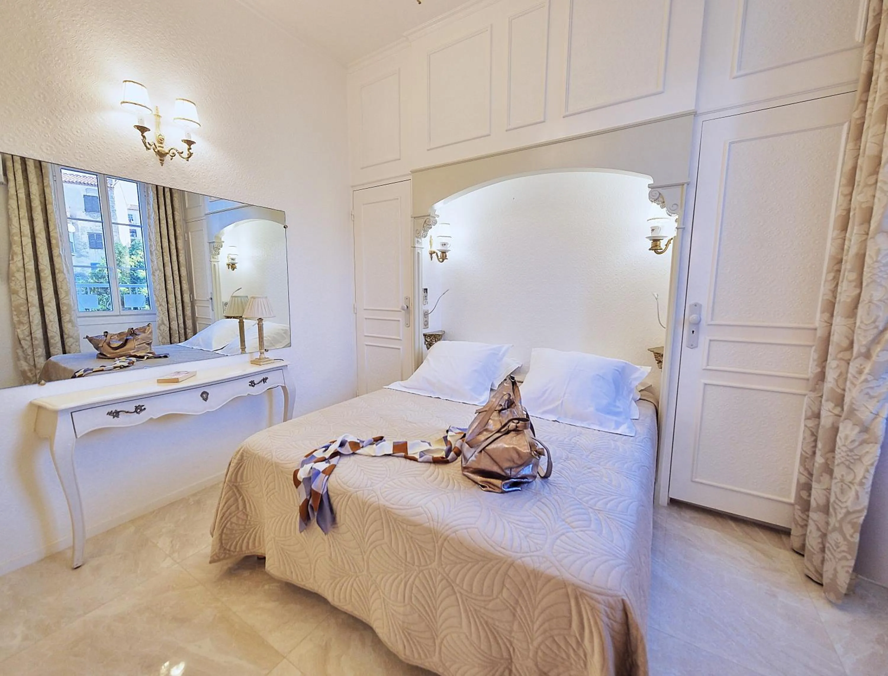 Photo of the whole room, Bed in Le Magnolia