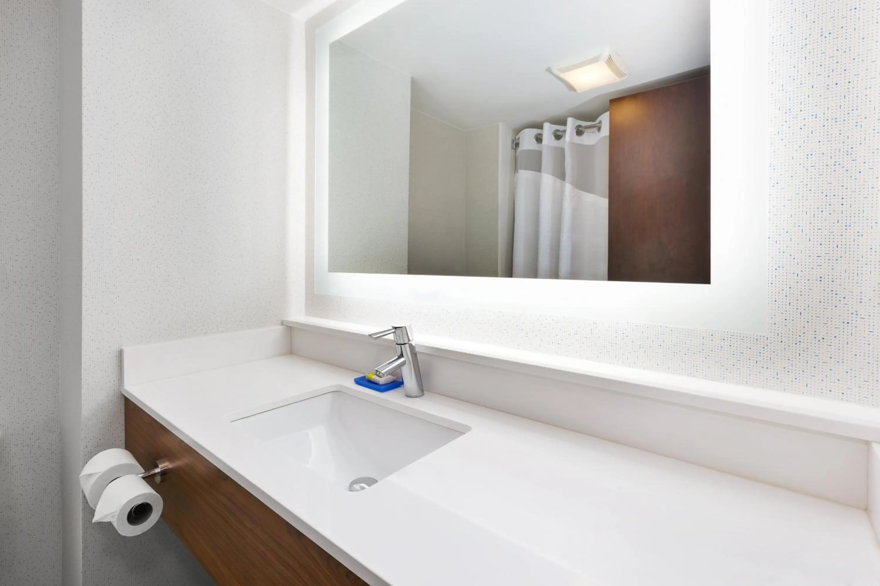 Bathroom in Holiday Inn Express - Waldorf by IHG