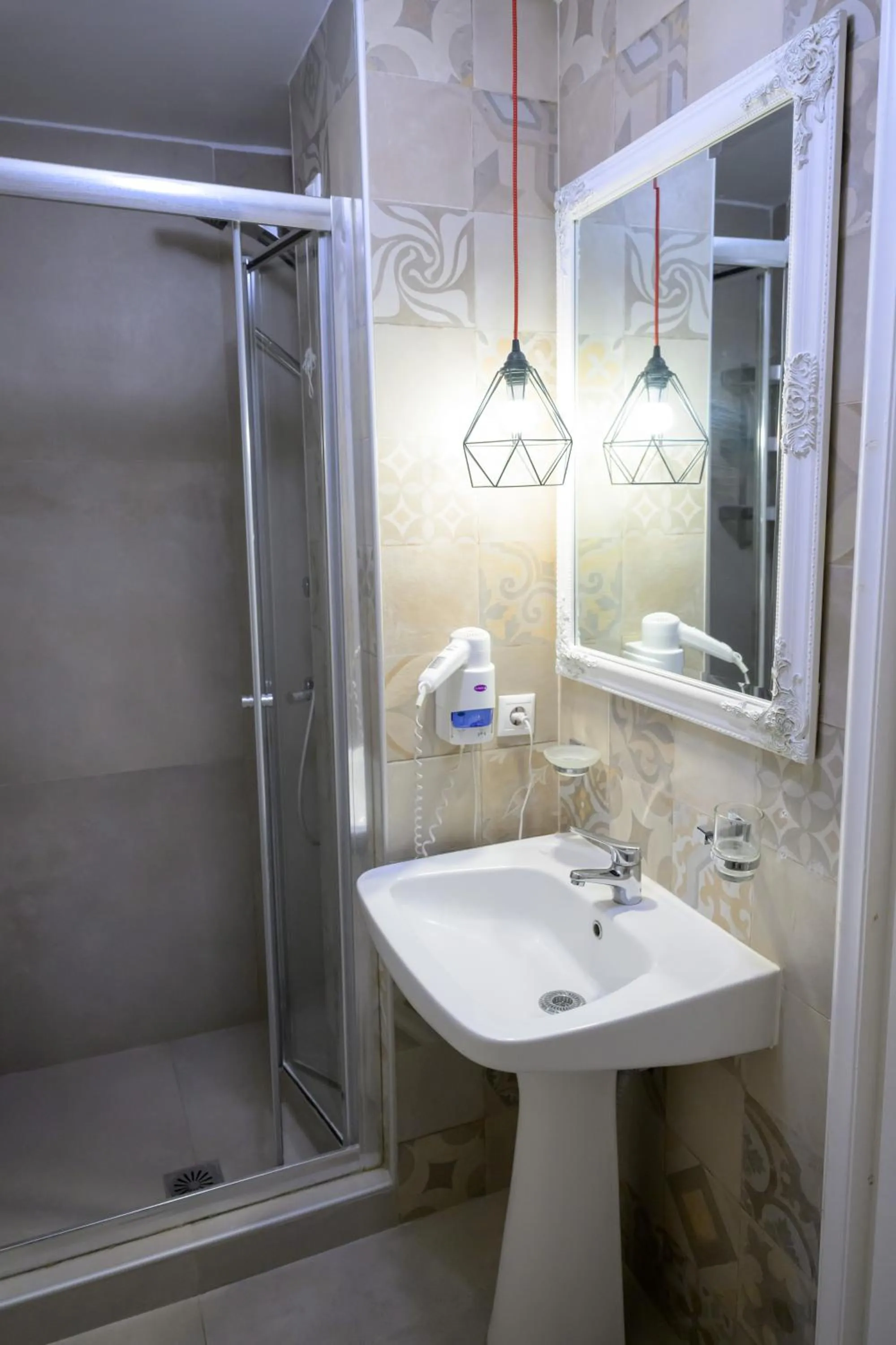 Rouda Bay Beach Hotel