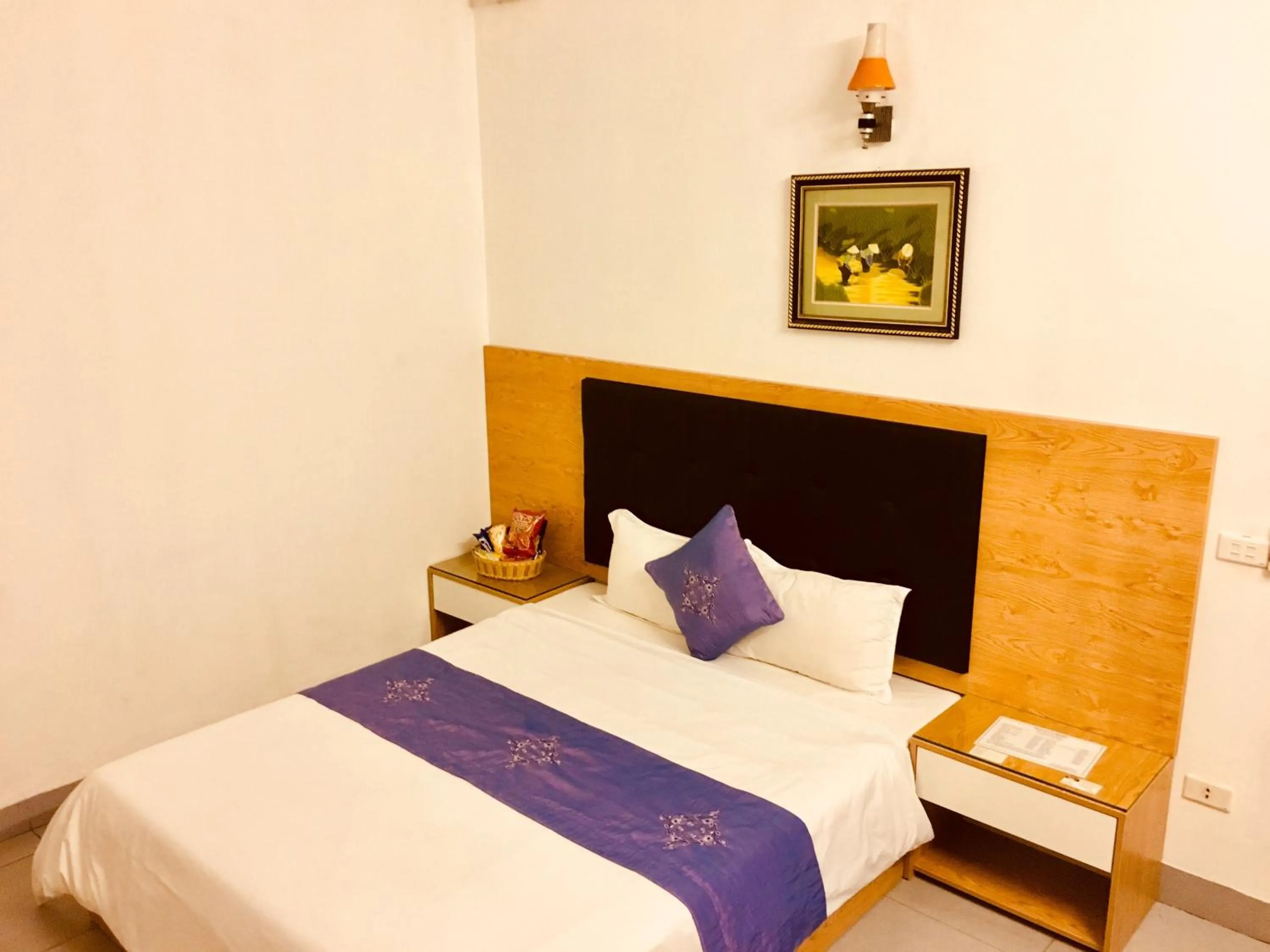 Bedroom, Bed in Hotel Hoang Gia