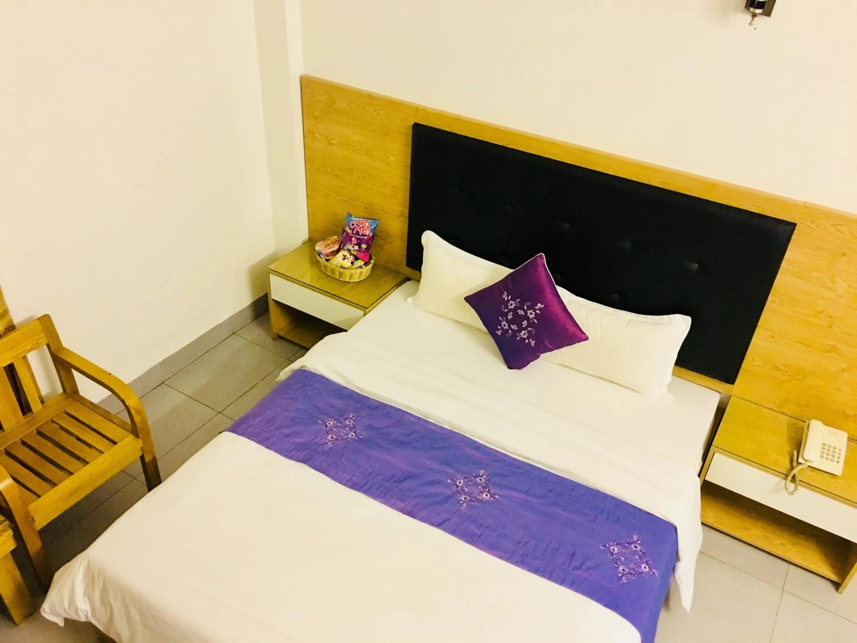 Bedroom, Bed in Hotel Hoang Gia