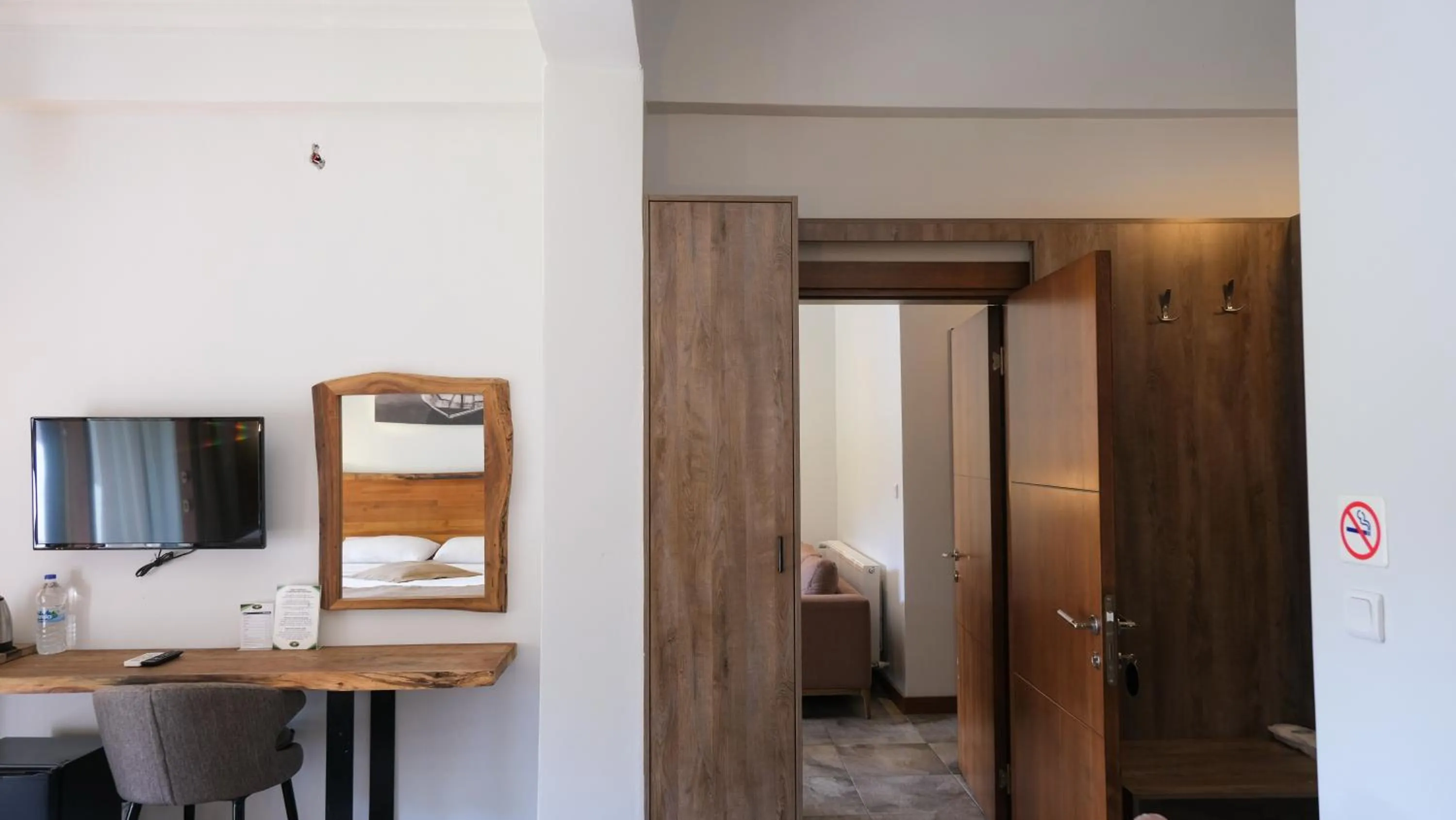 Communal lounge/ TV room, Bed in Cevizdibi Hotel