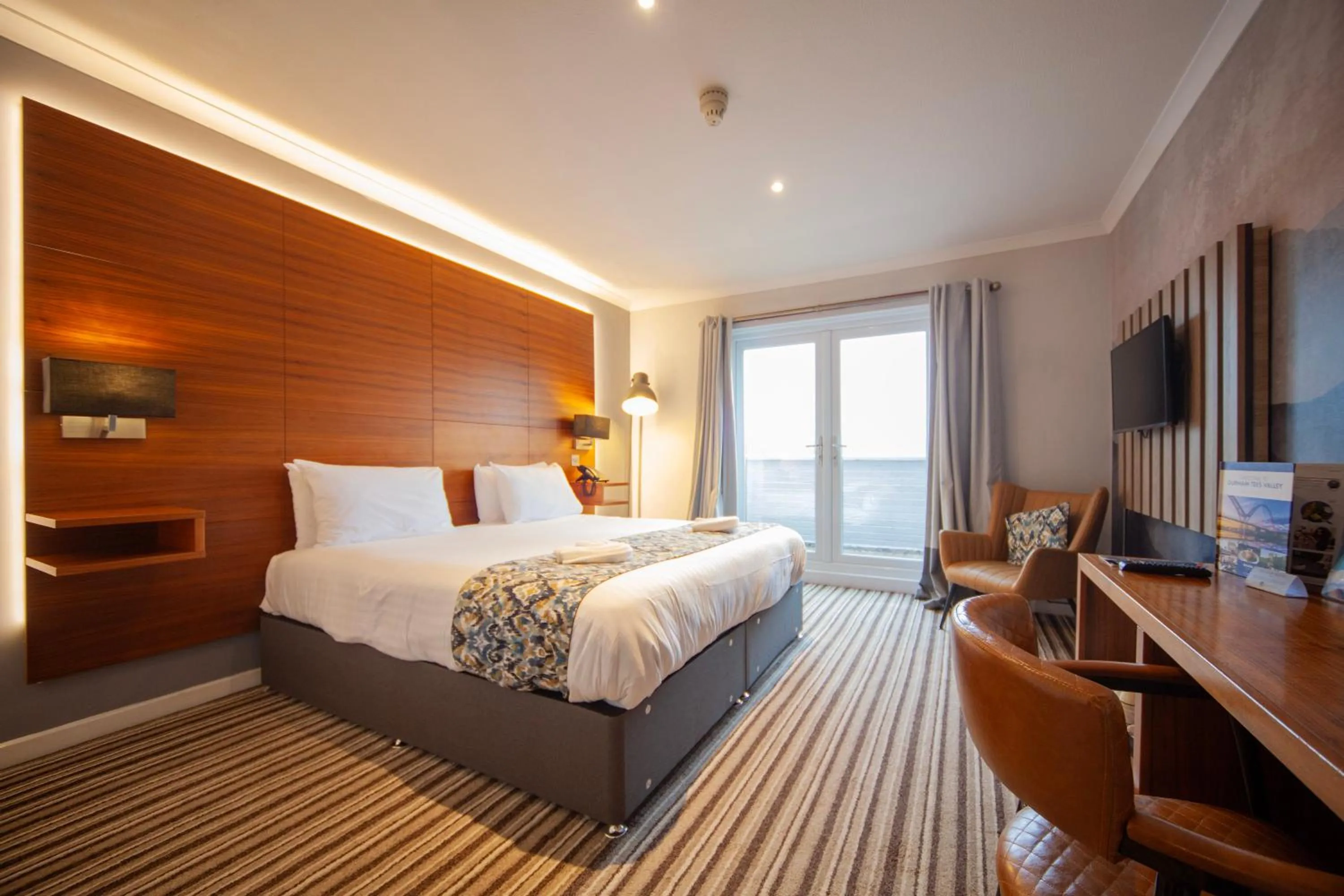 Bedroom, Bed in Highfield Hotel