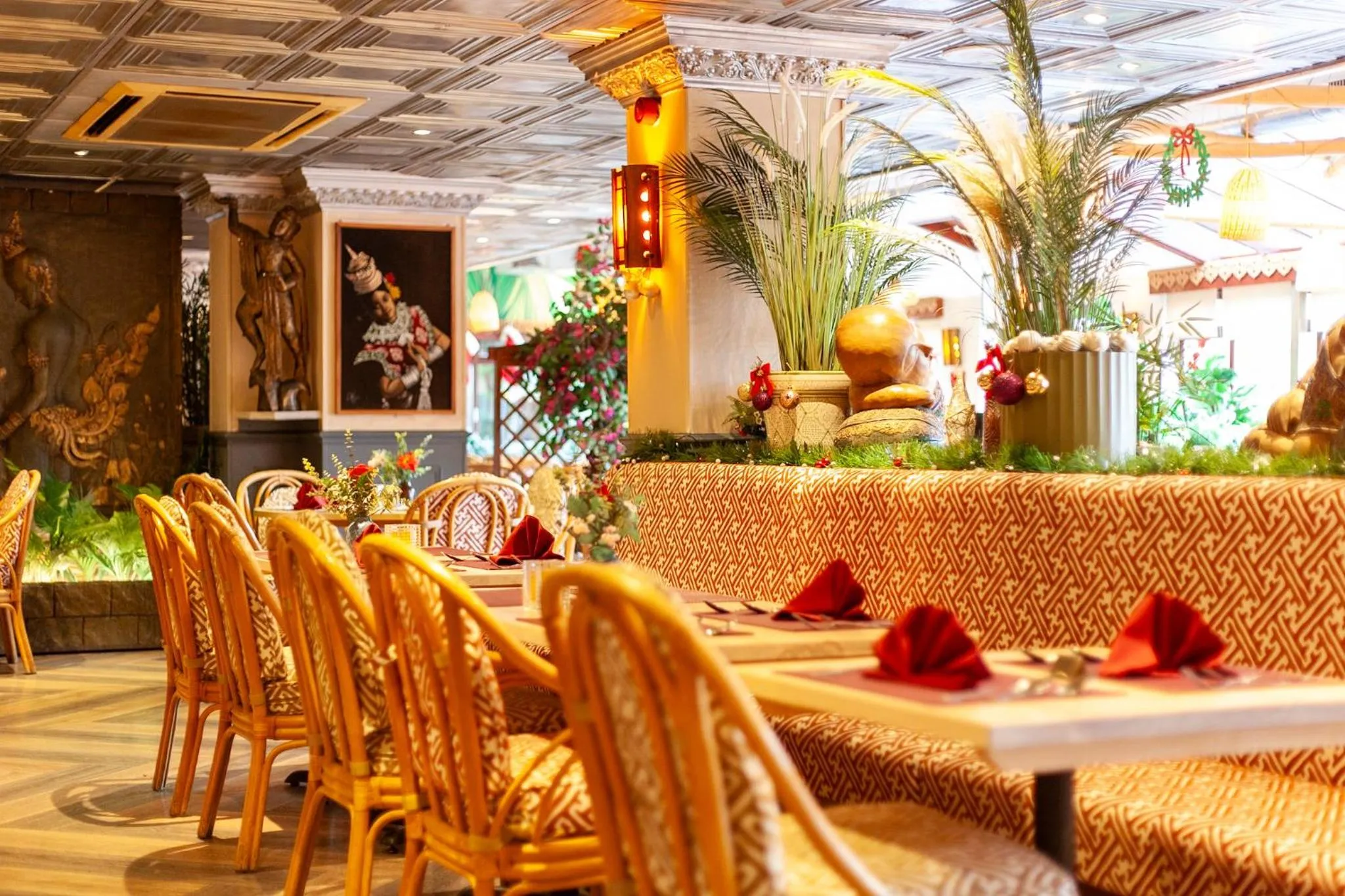 Restaurant/places to eat in Highfield Hotel