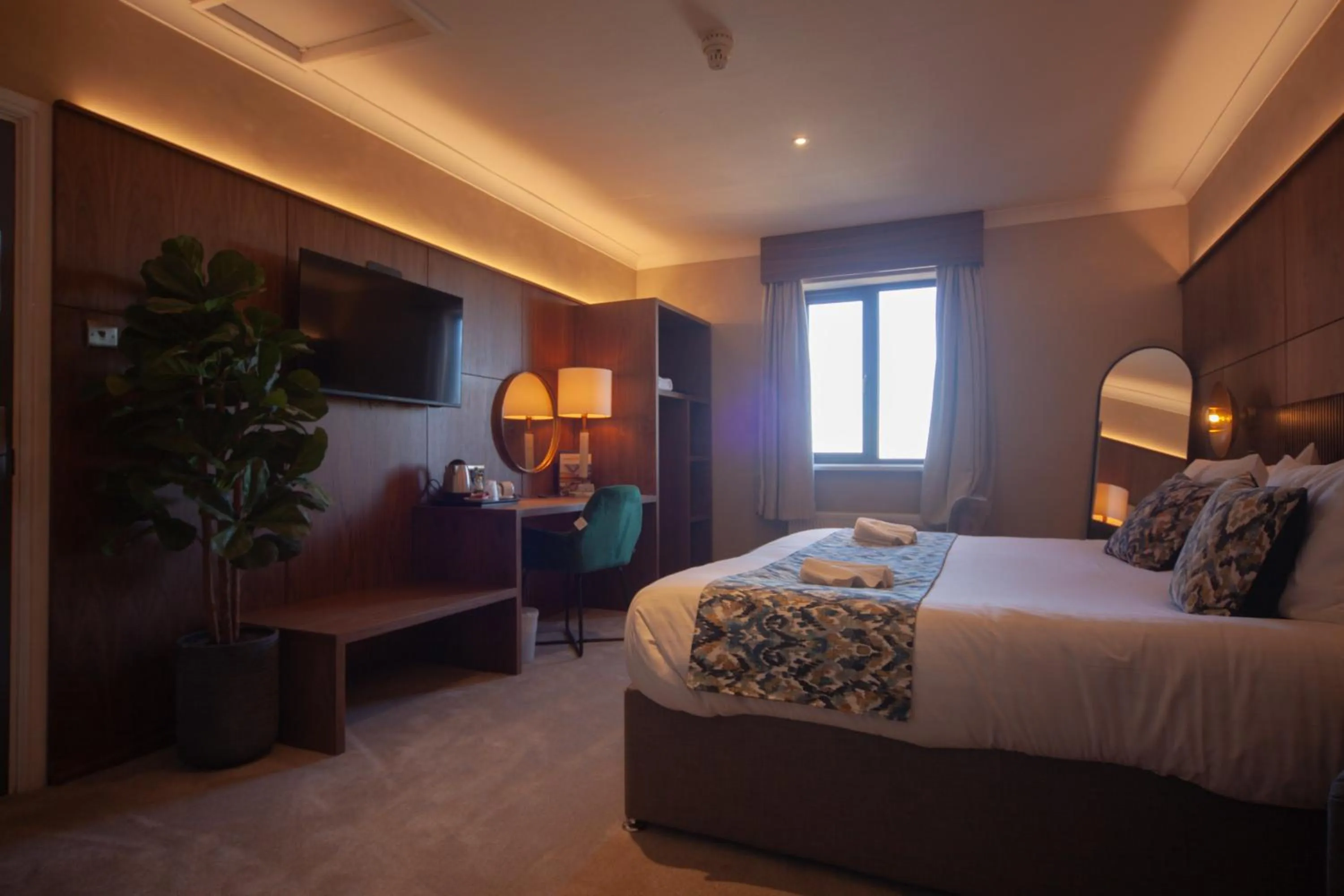 Bedroom, Bed in Highfield Hotel