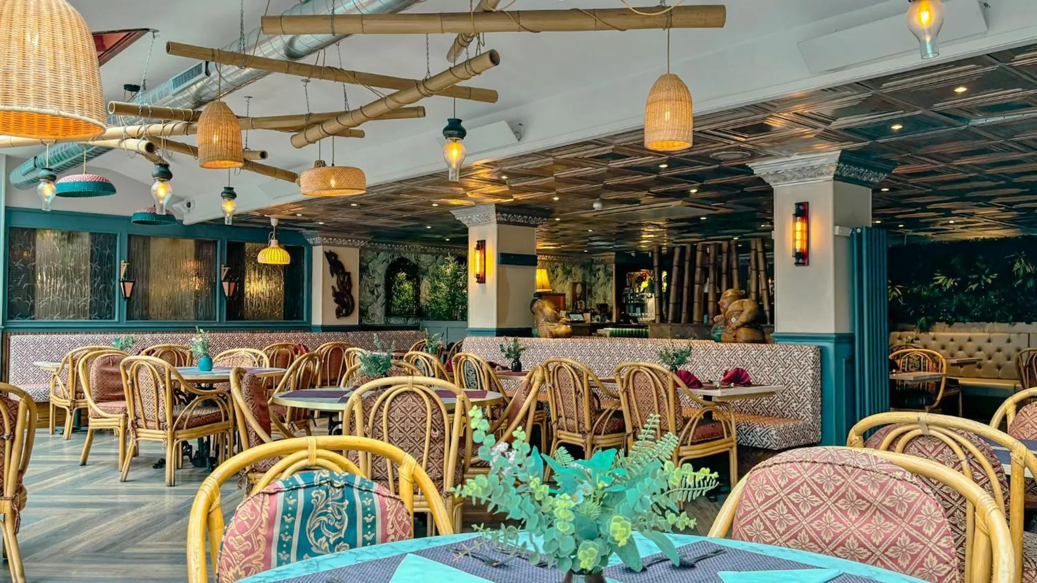 Restaurant/places to eat in Highfield Hotel