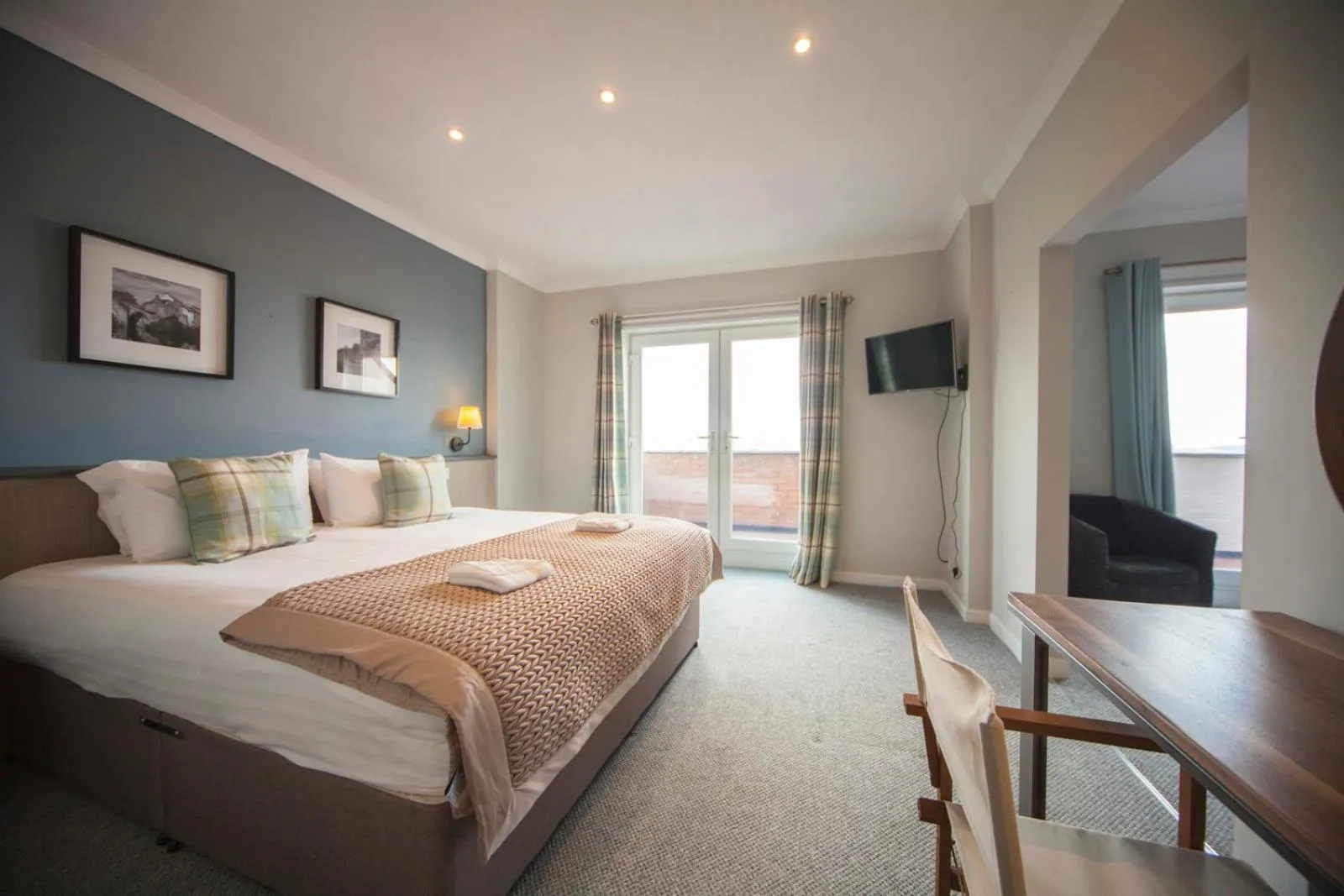 Bedroom, Bed in Highfield Hotel