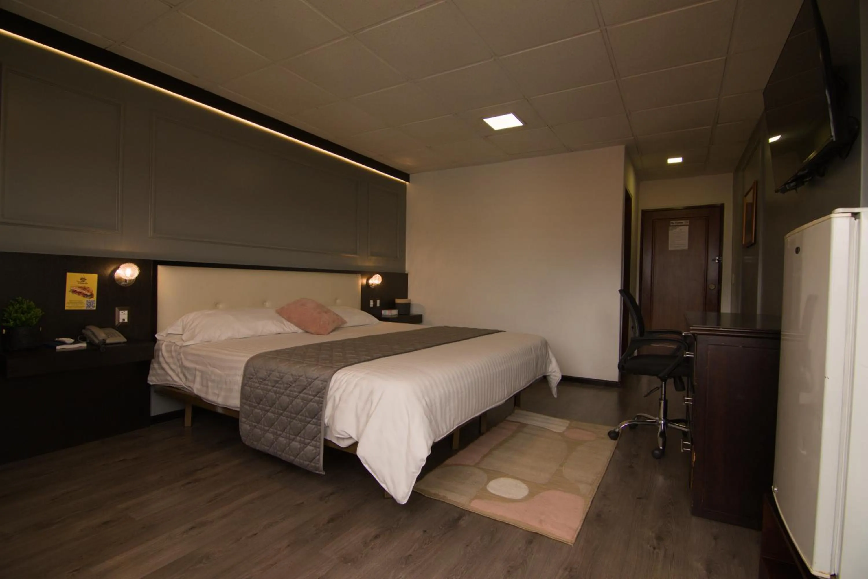 Bedroom, Bed in Hotel Italia Cuenca - Tranvia Centro & Aeropuerto