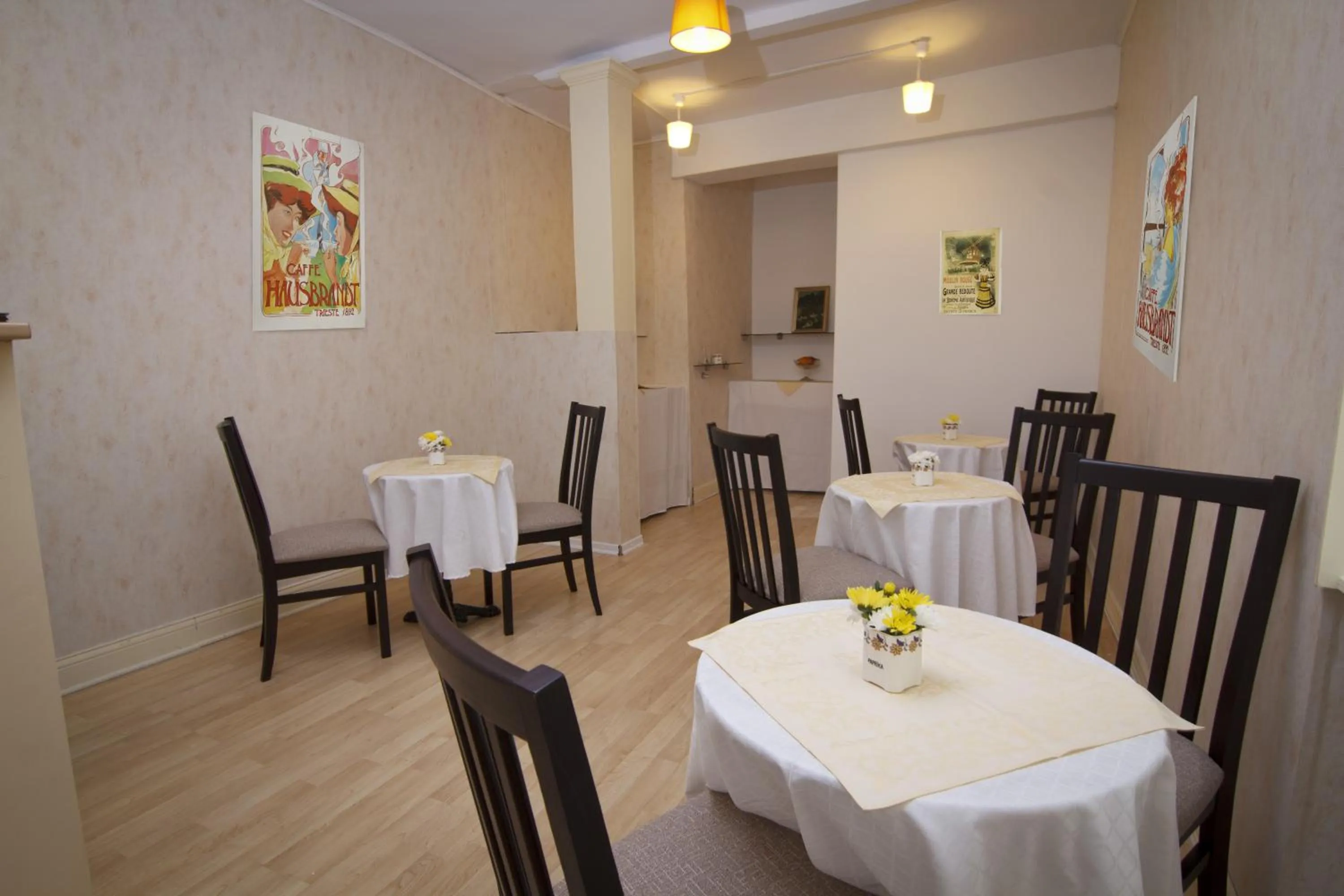 Restaurant/places to eat in Bed & Breakfast Vila Baguc