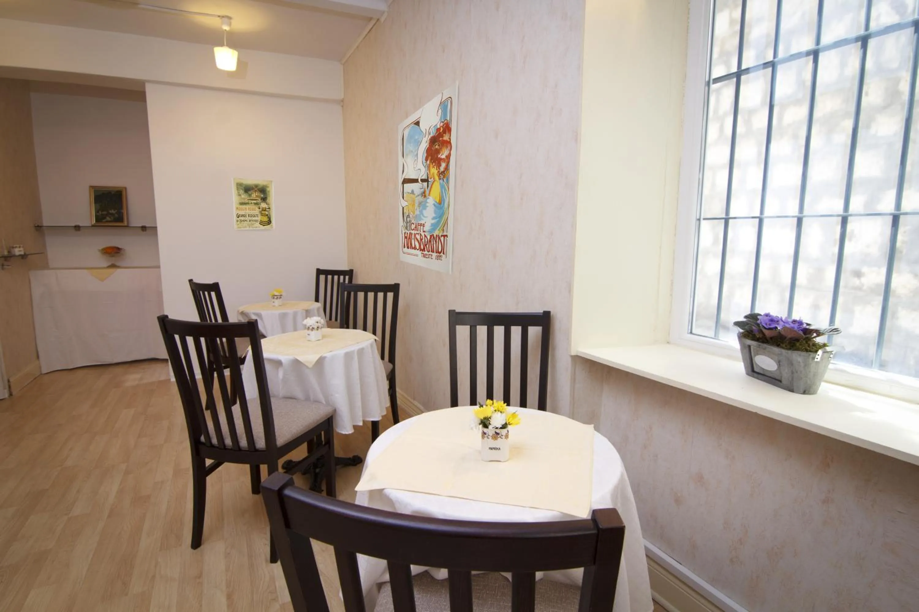 Restaurant/places to eat in Bed & Breakfast Vila Baguc