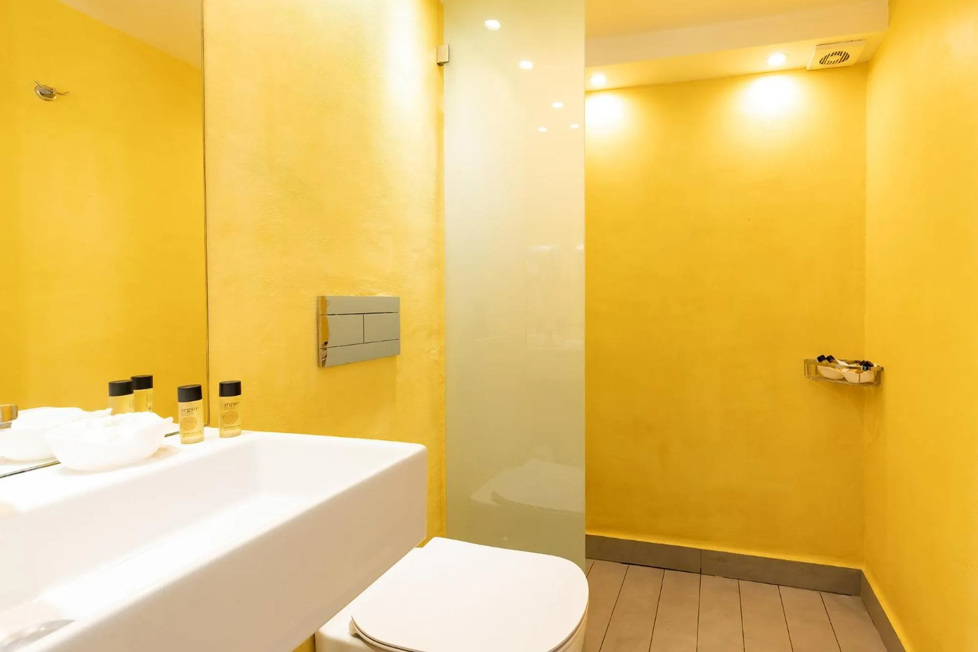 Bathroom in Achilleas Pension