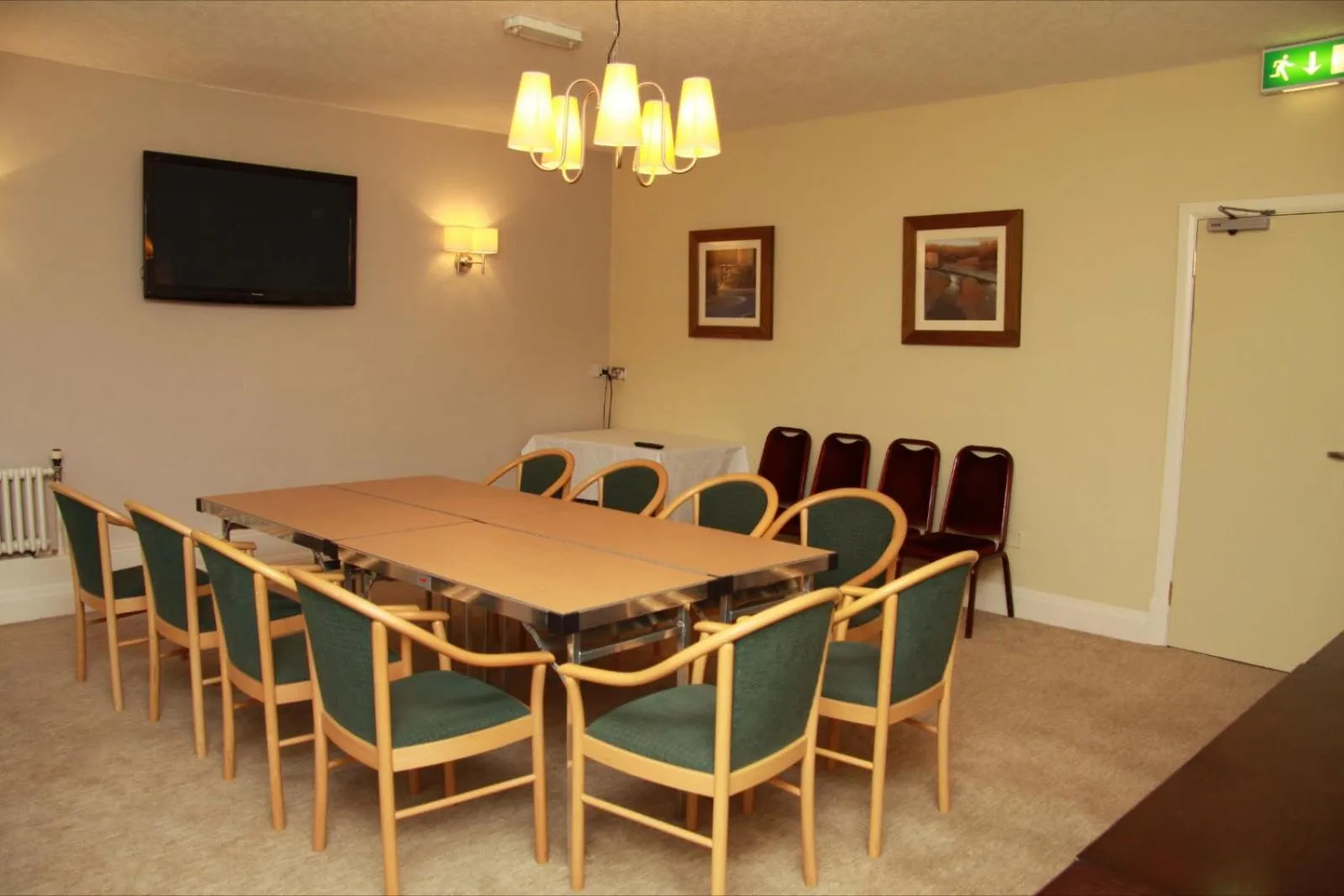 Business facilities in The Twelve Knights