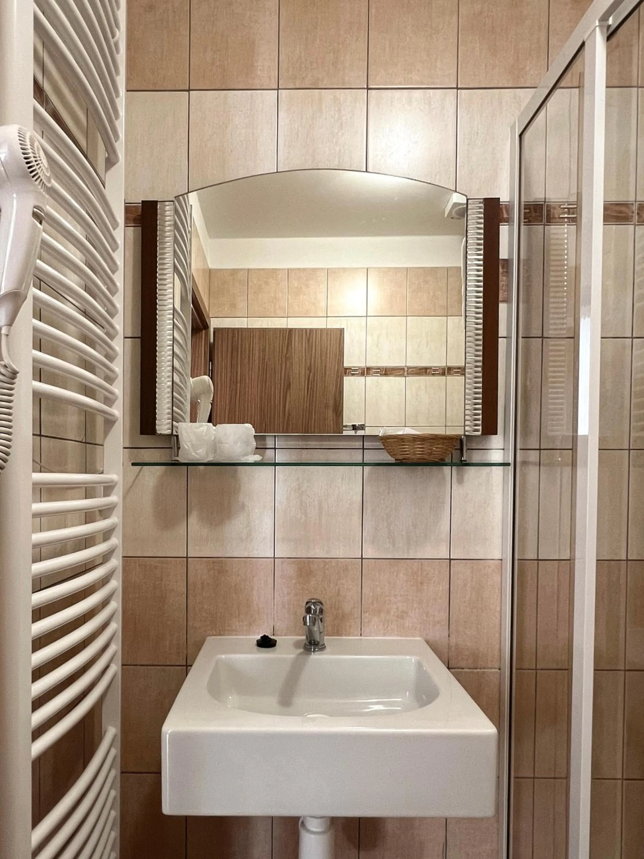 Photo of the whole room in Hotel Lony