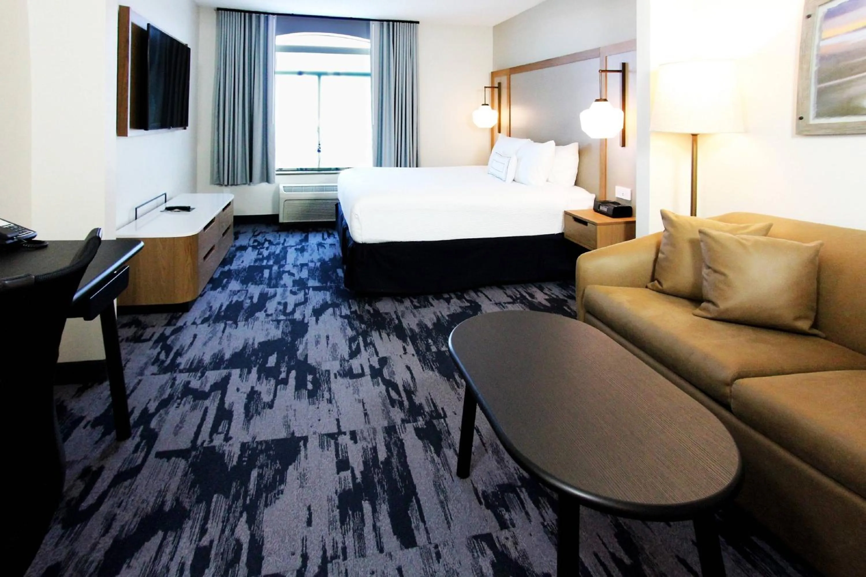 Photo of the whole room, Bed in Fairfield Inn & Suites by Marriott Charleston Airport/Convention Center