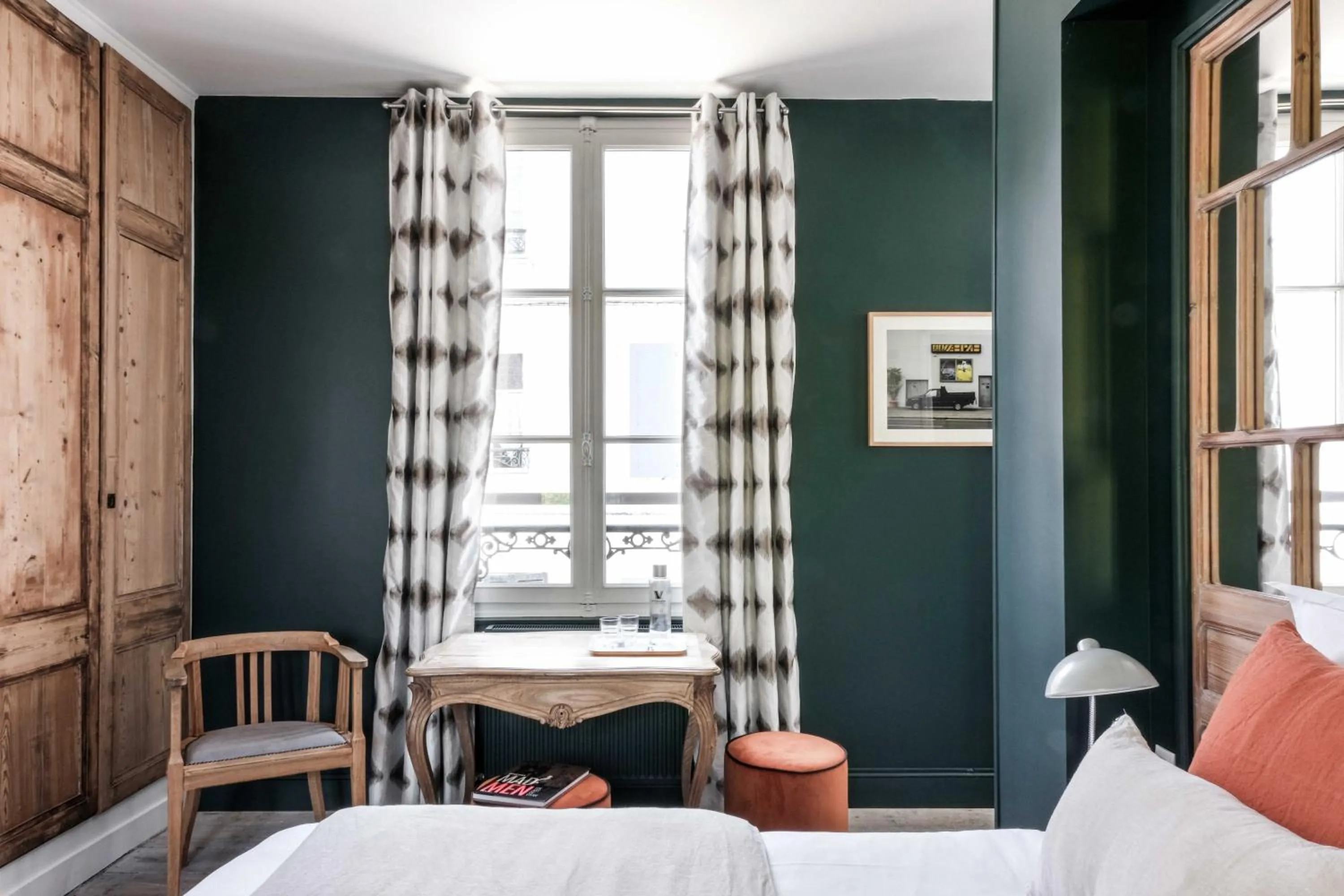 Bed in Au Velocipede