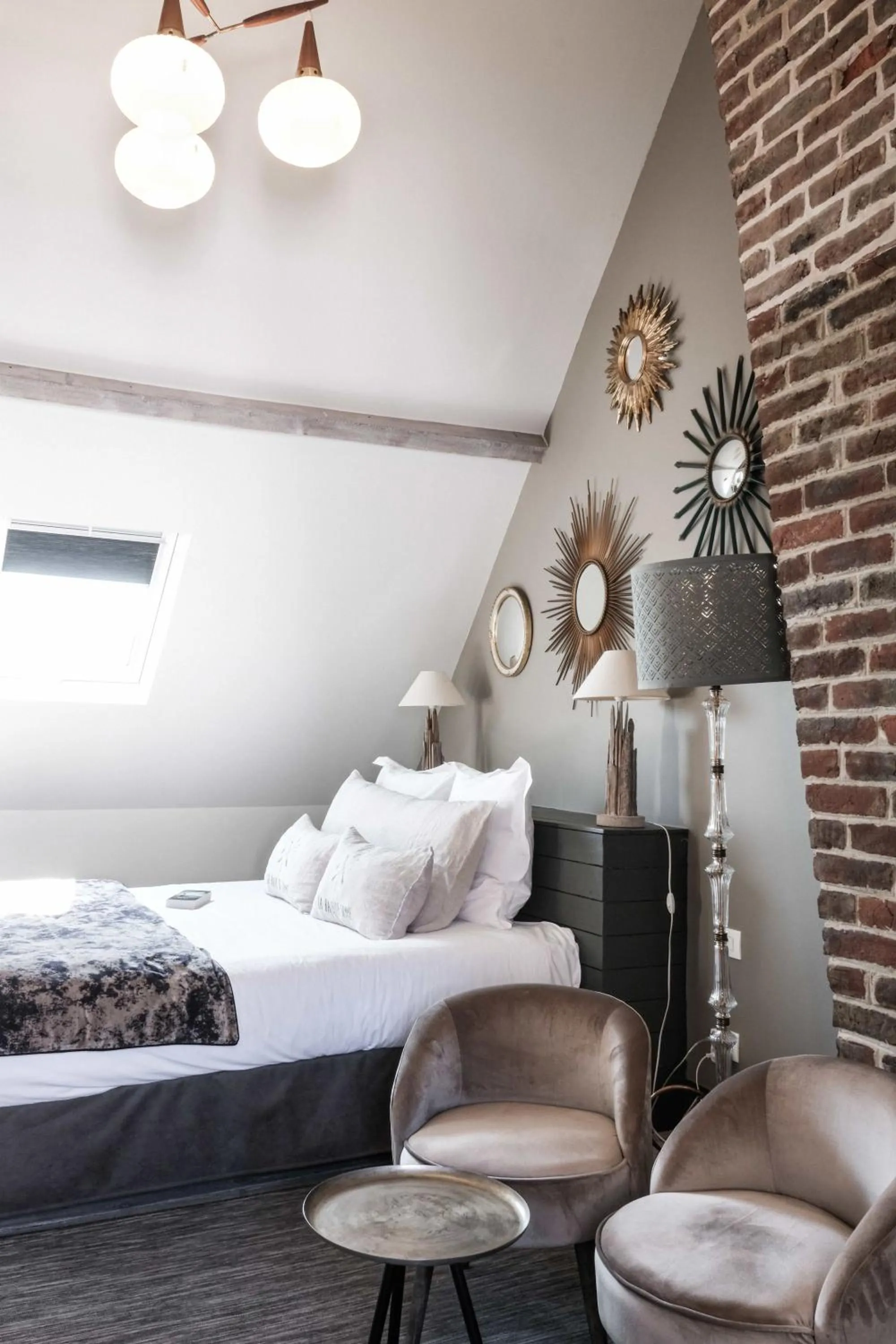 Bed in Au Velocipede