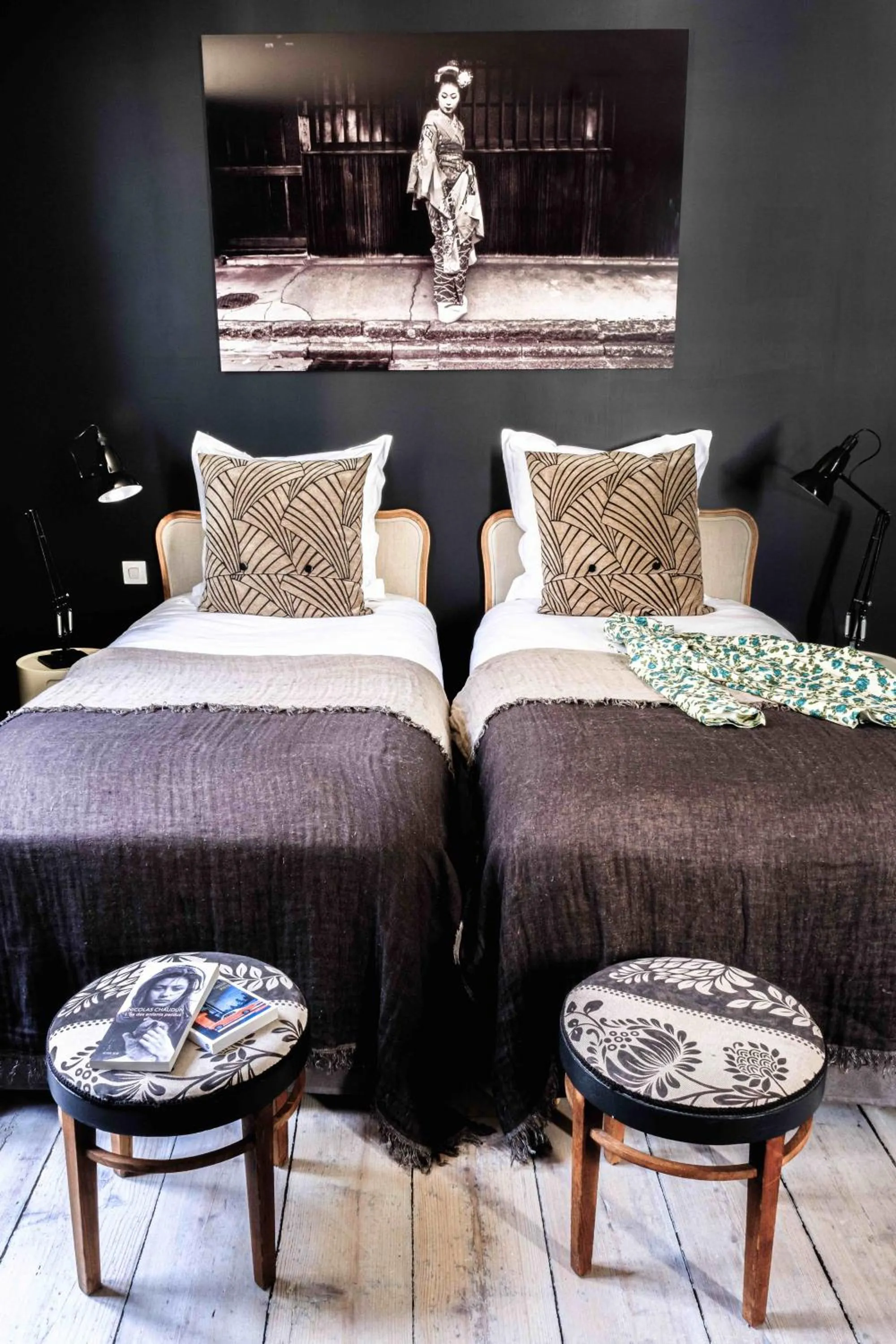 Bed in Au Velocipede