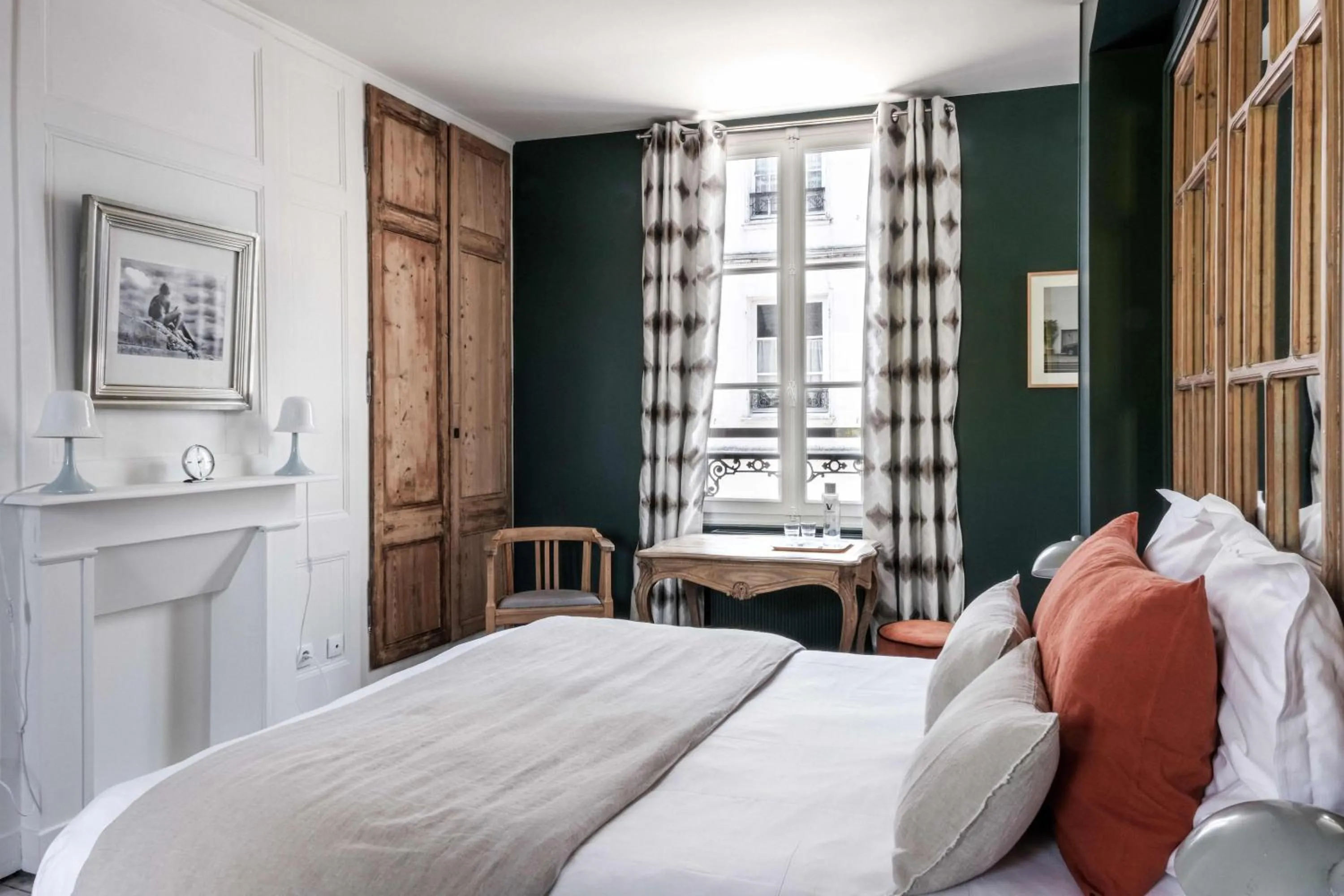 Bed in Au Velocipede