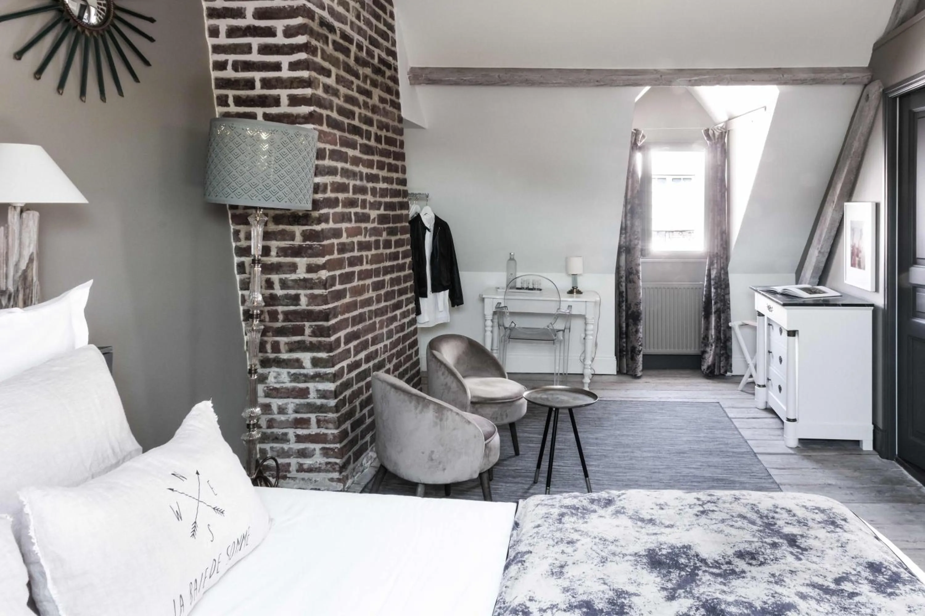 Bed in Au Velocipede