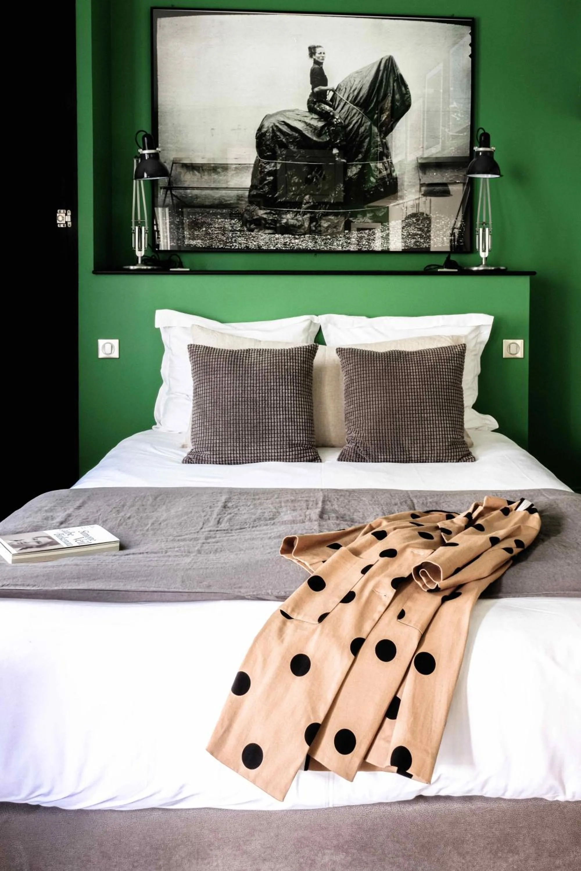 Bed in Au Velocipede