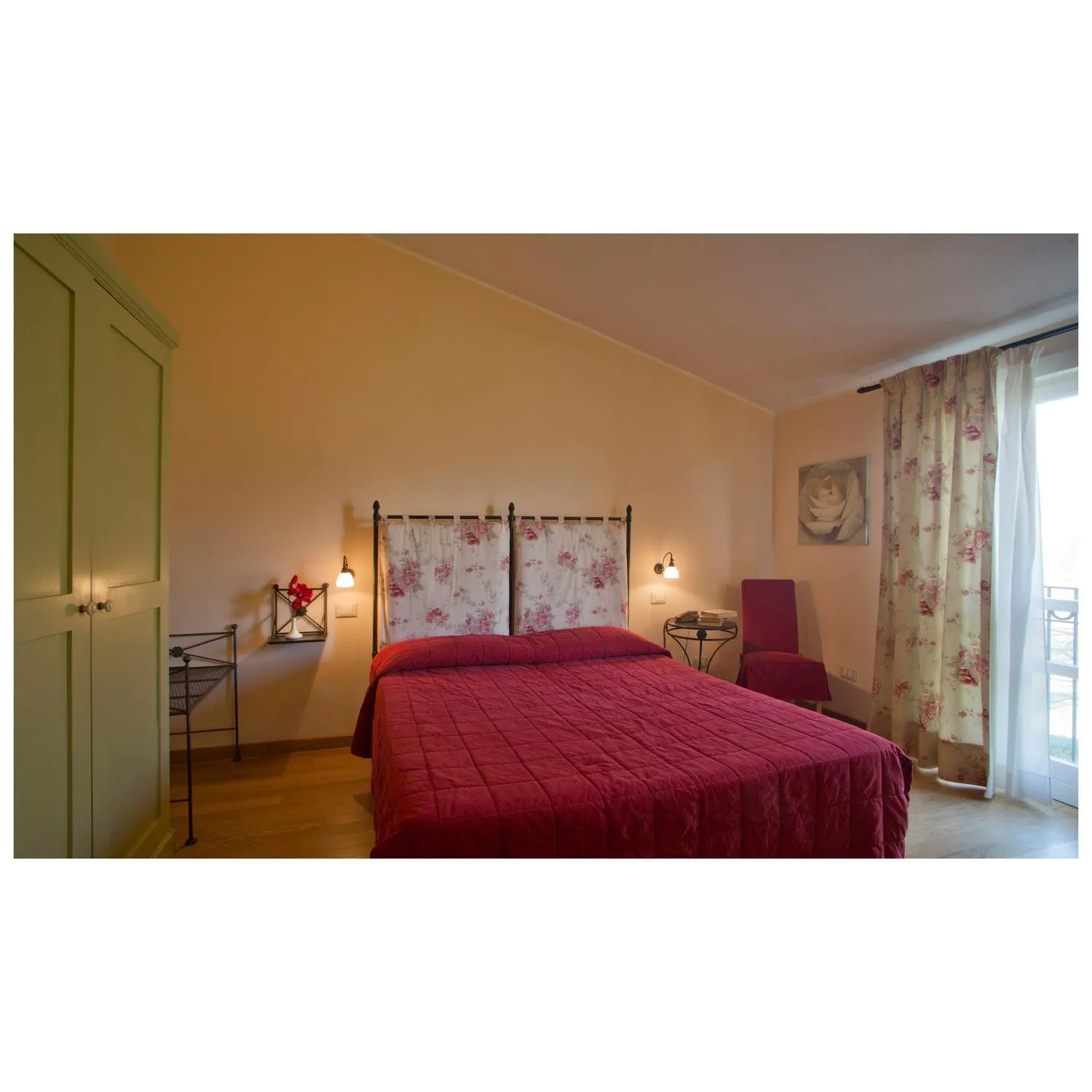 Photo of the whole room, Bed in Cà Del Moro Resort & SPA