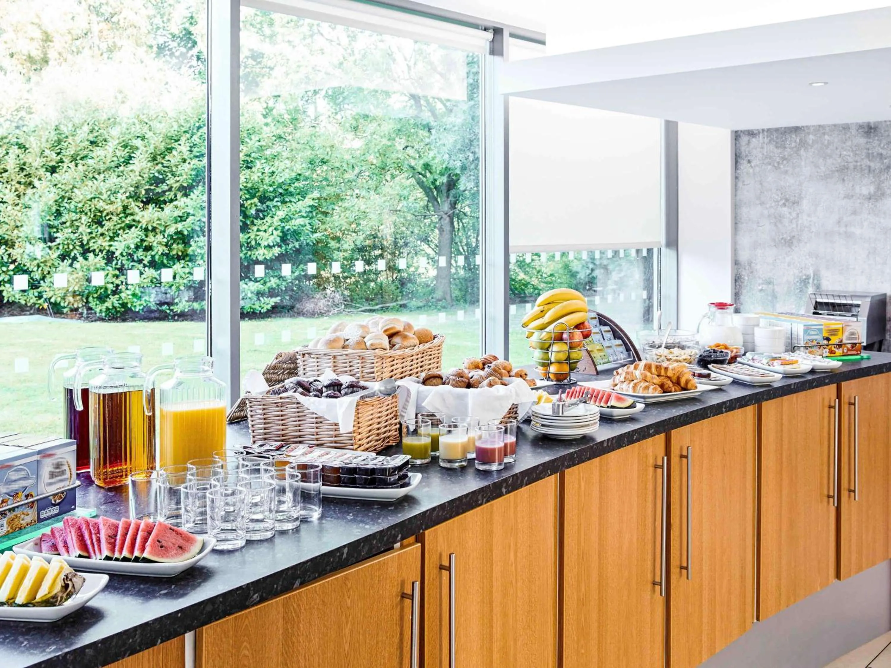 Restaurant/places to eat in ibis Styles Crewe