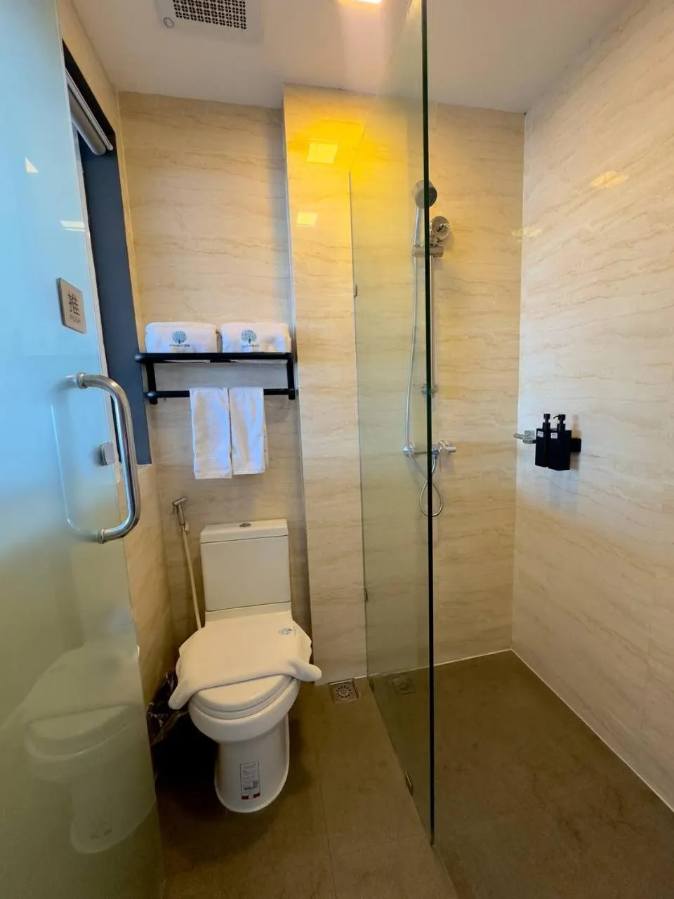 Shower in The Snowbell Hotel