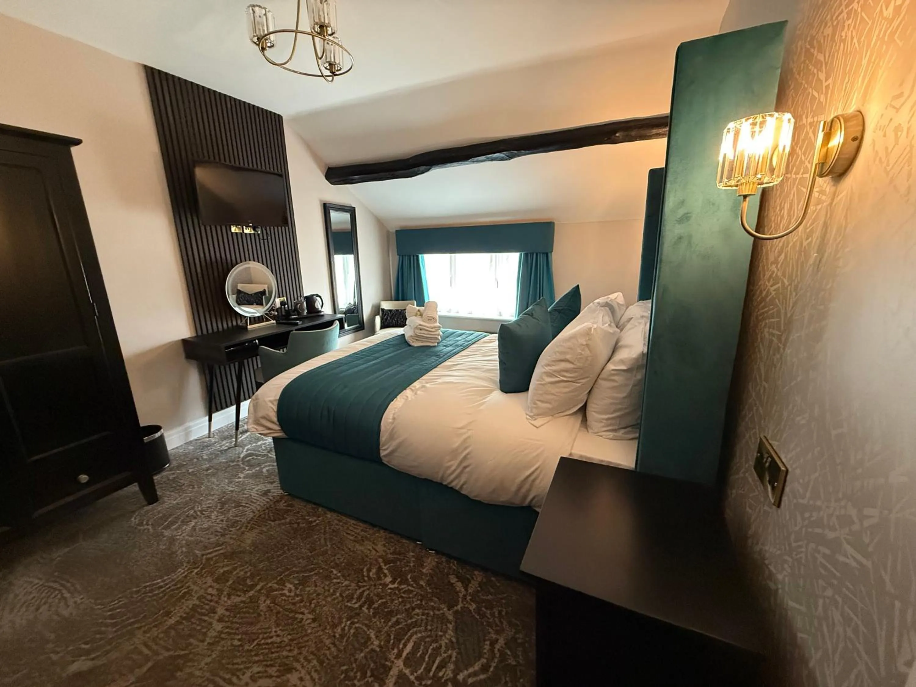 Bed in Lyons Woodlands Hall