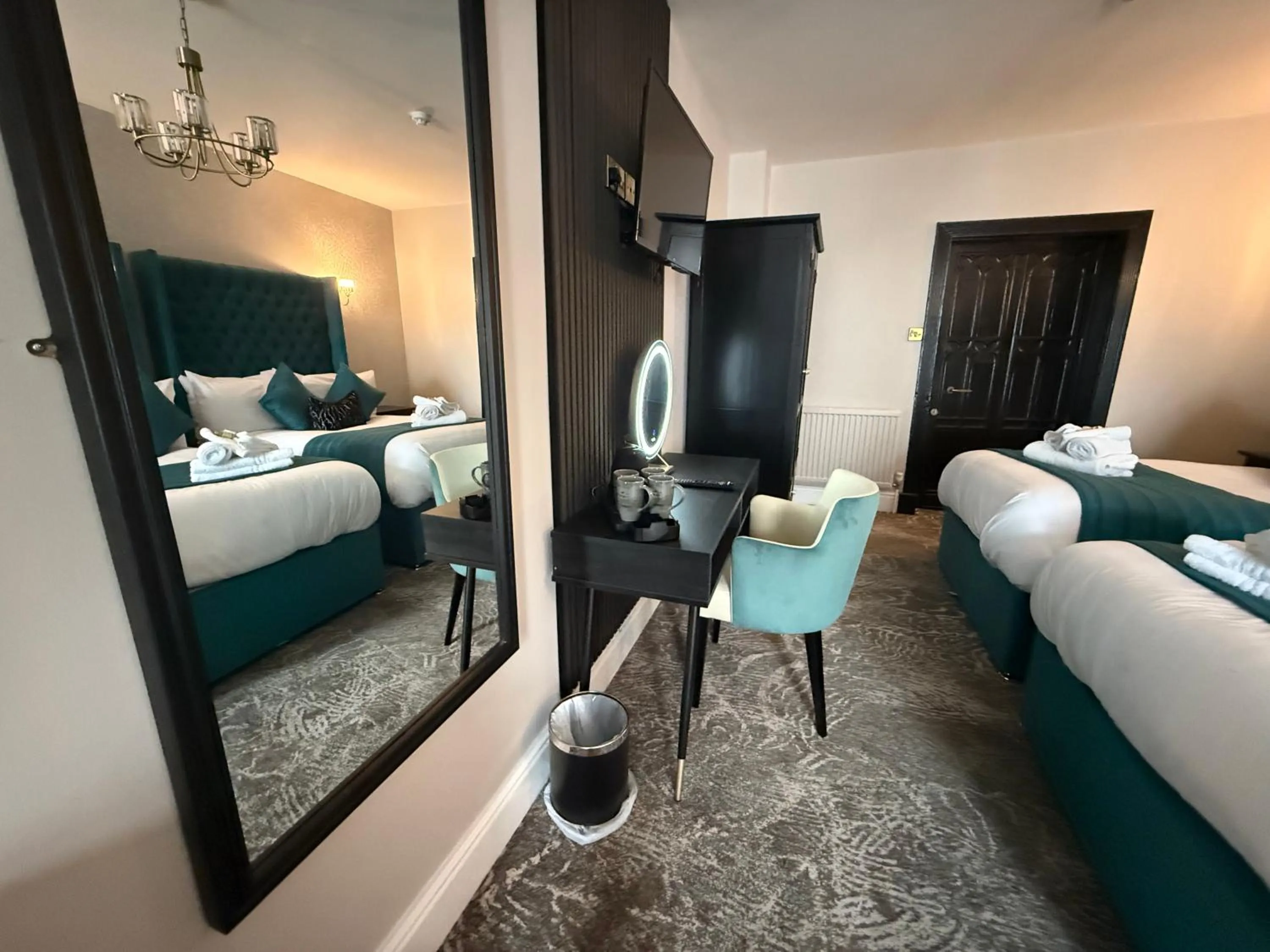 Bed in Lyons Woodlands Hall