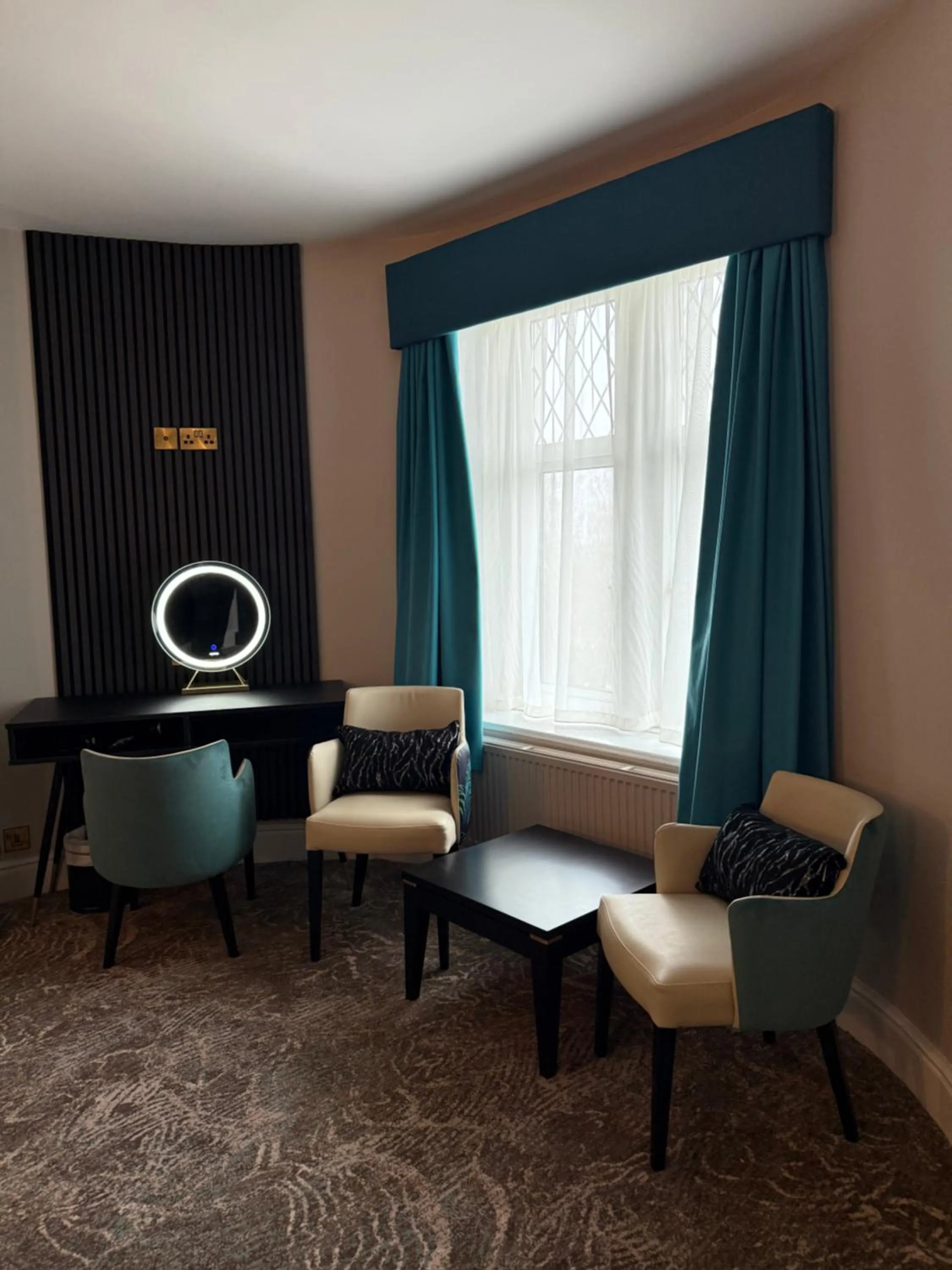 Lyons Woodlands Hall