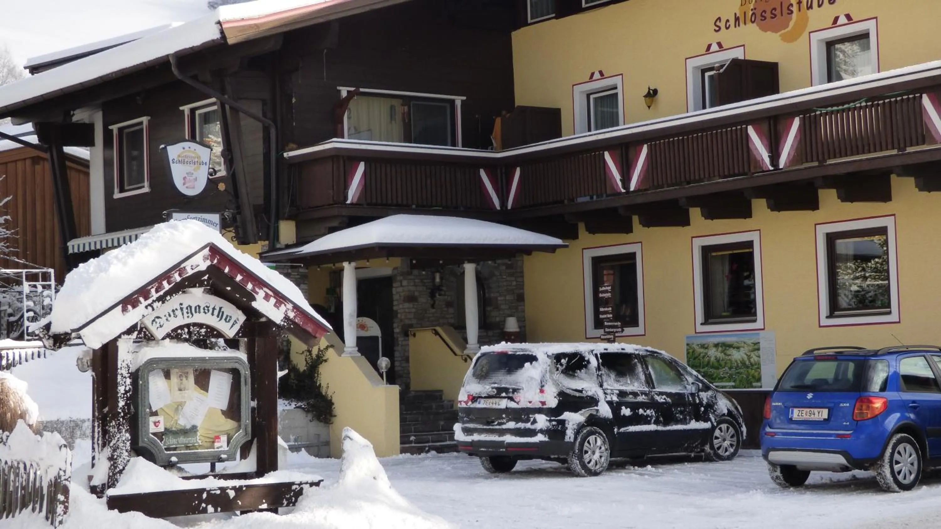 Property building in Hotel Dorfgasthof Schlösslstube