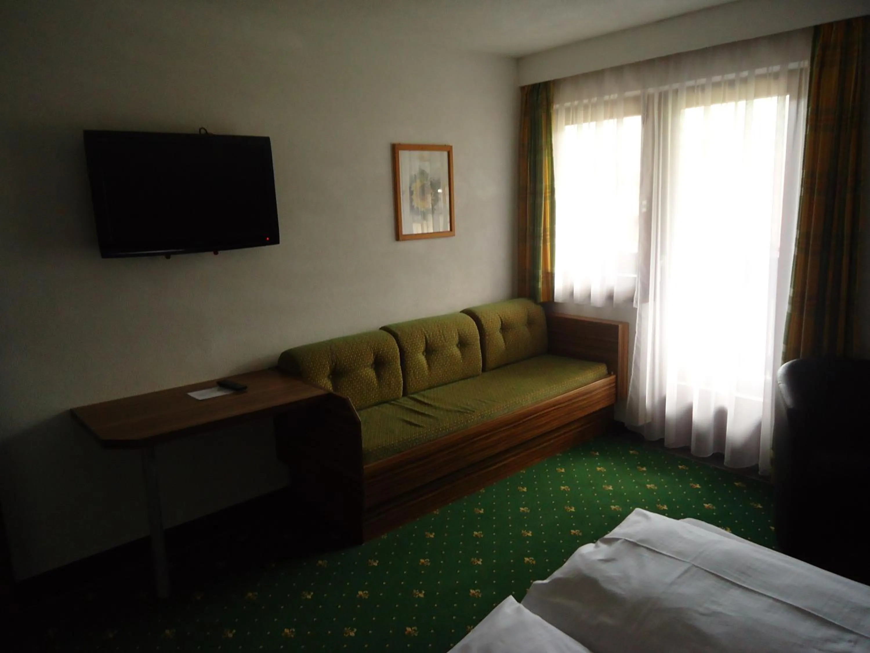 TV and multimedia, Bed in Hotel Dorfgasthof Schlösslstube
