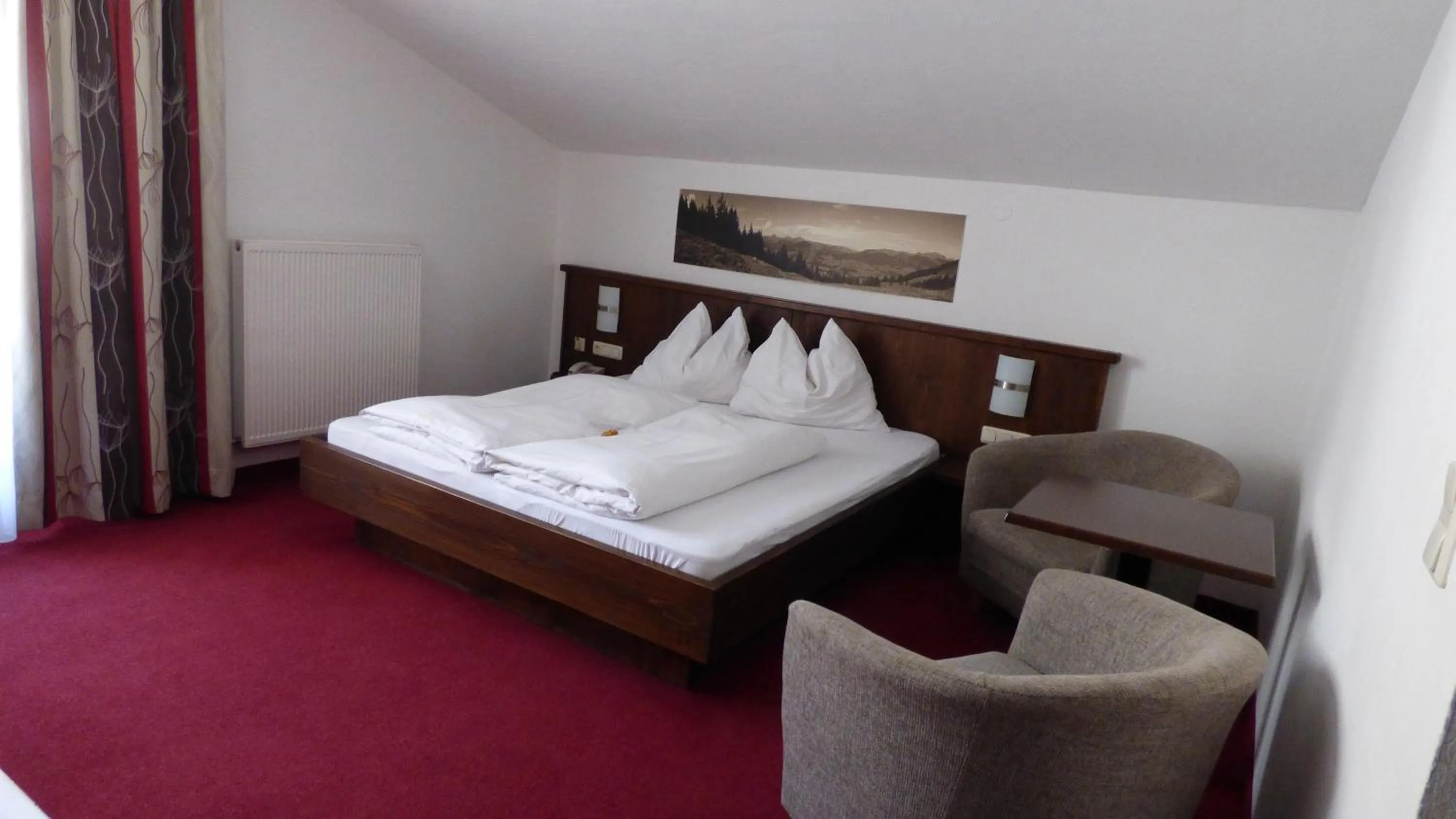 Photo of the whole room, Bed in Hotel Dorfgasthof Schlösslstube