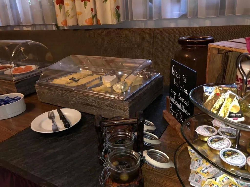 Food and drinks in Hotel Dorfgasthof Schlösslstube