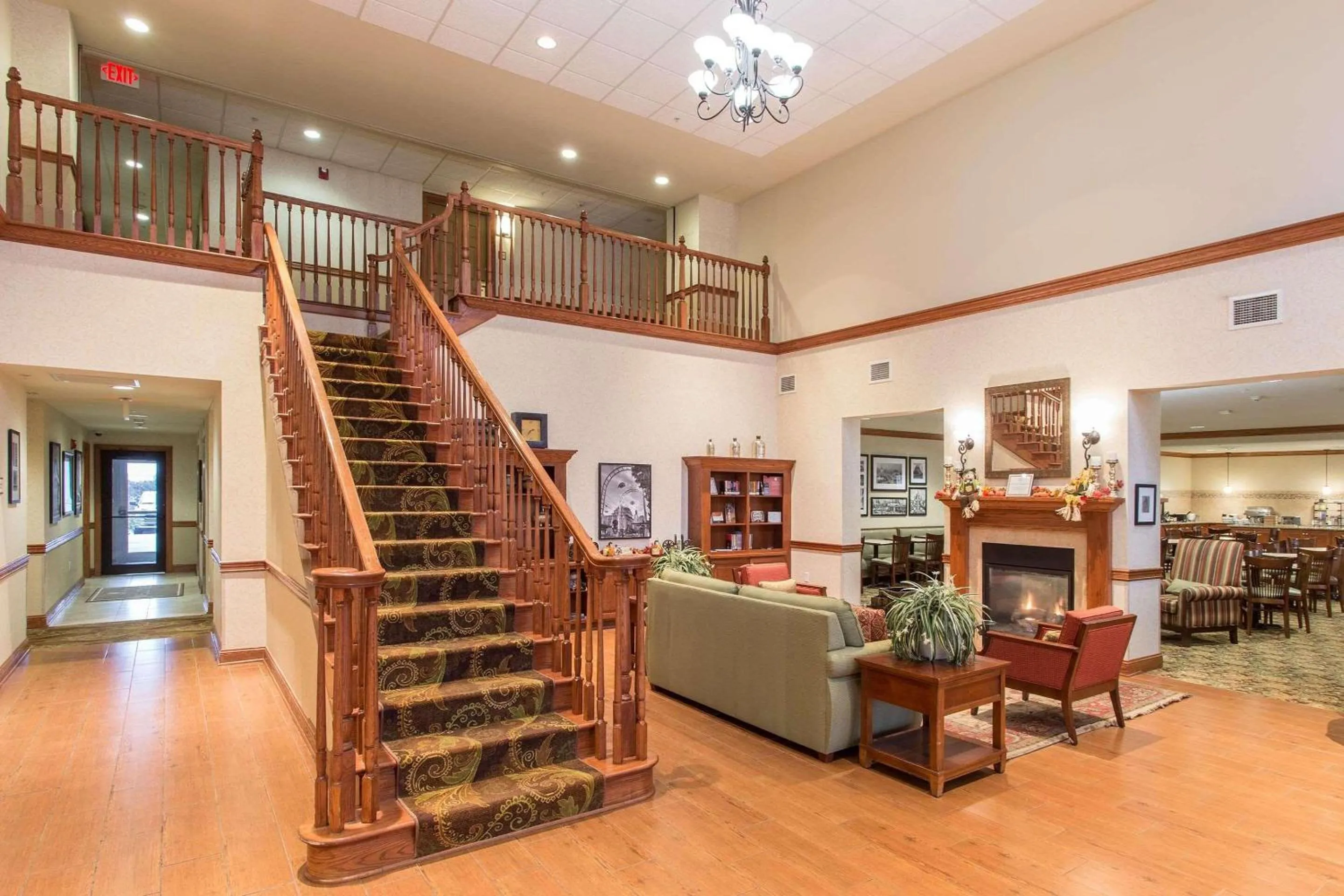 Lobby or reception in Country Inn & Suites by Radisson, Buffalo South I-90, NY