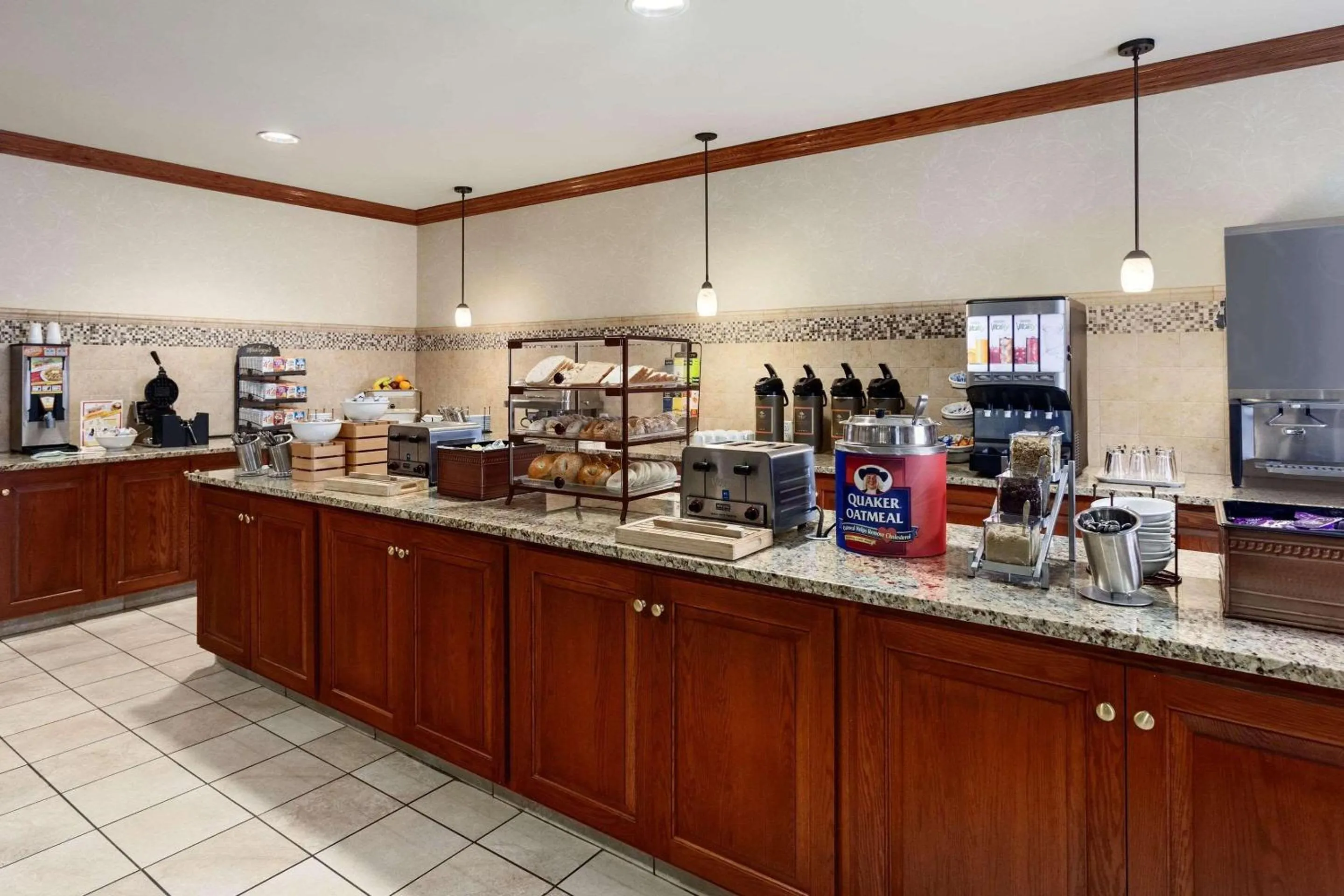 Breakfast in Country Inn & Suites by Radisson, Buffalo South I-90, NY