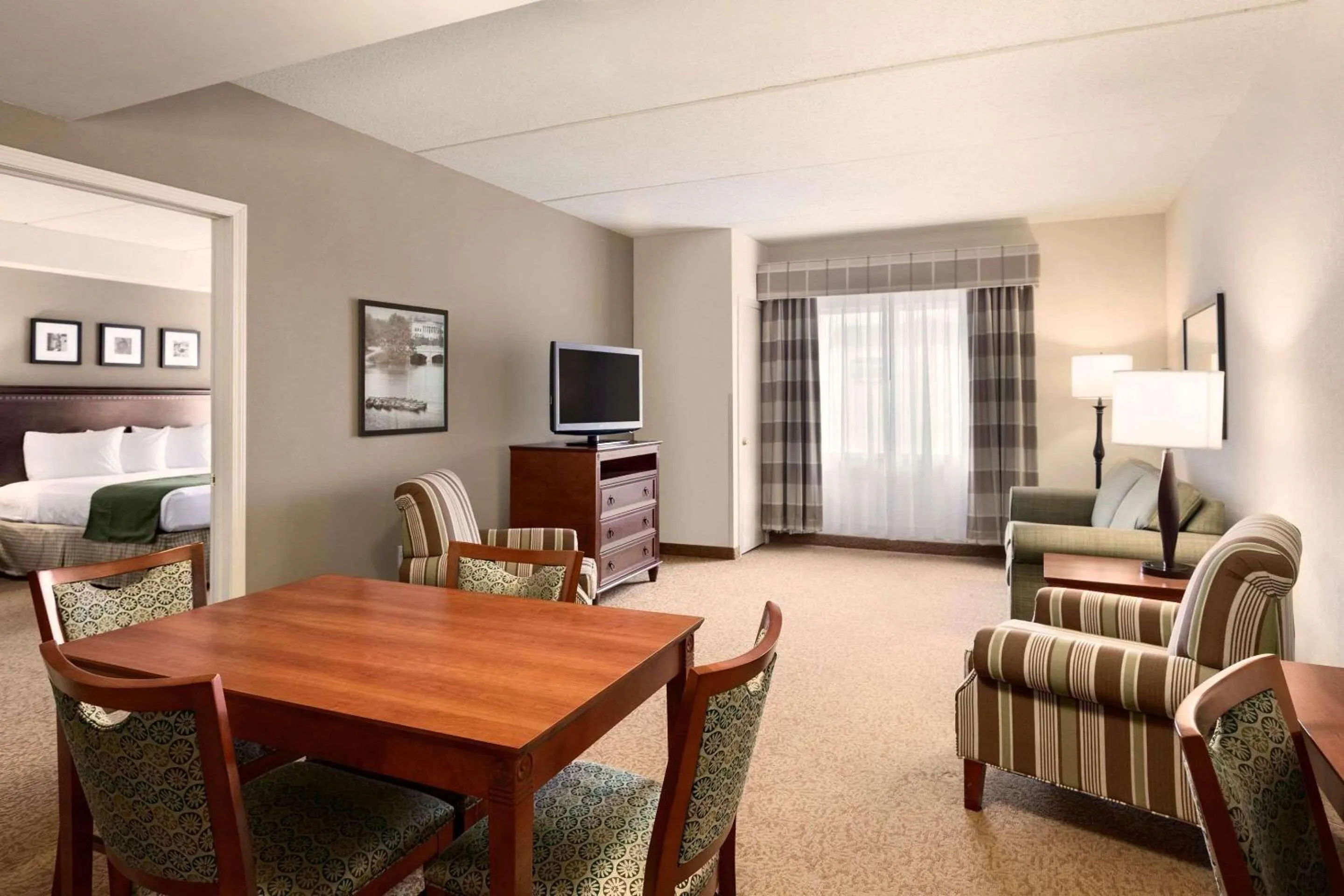Bedroom in Country Inn & Suites by Radisson, Buffalo South I-90, NY