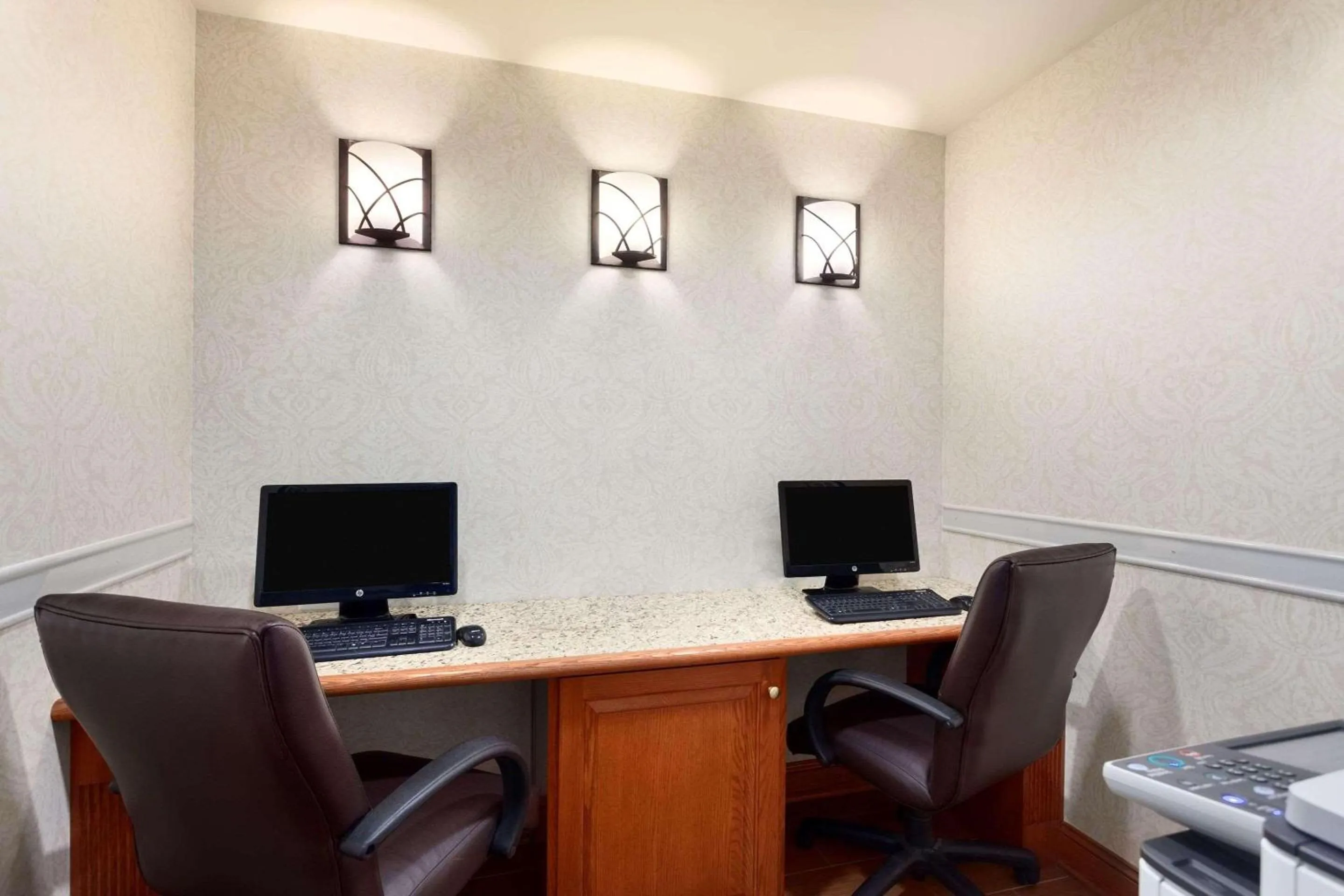 Business facilities in Country Inn & Suites by Radisson, Buffalo South I-90, NY