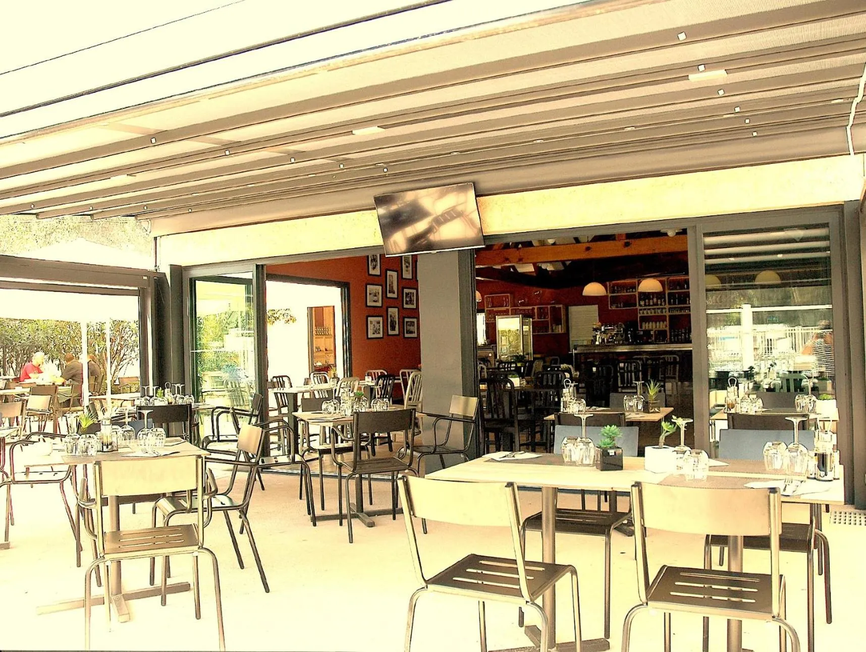 Restaurant/places to eat in Camping La Pinède