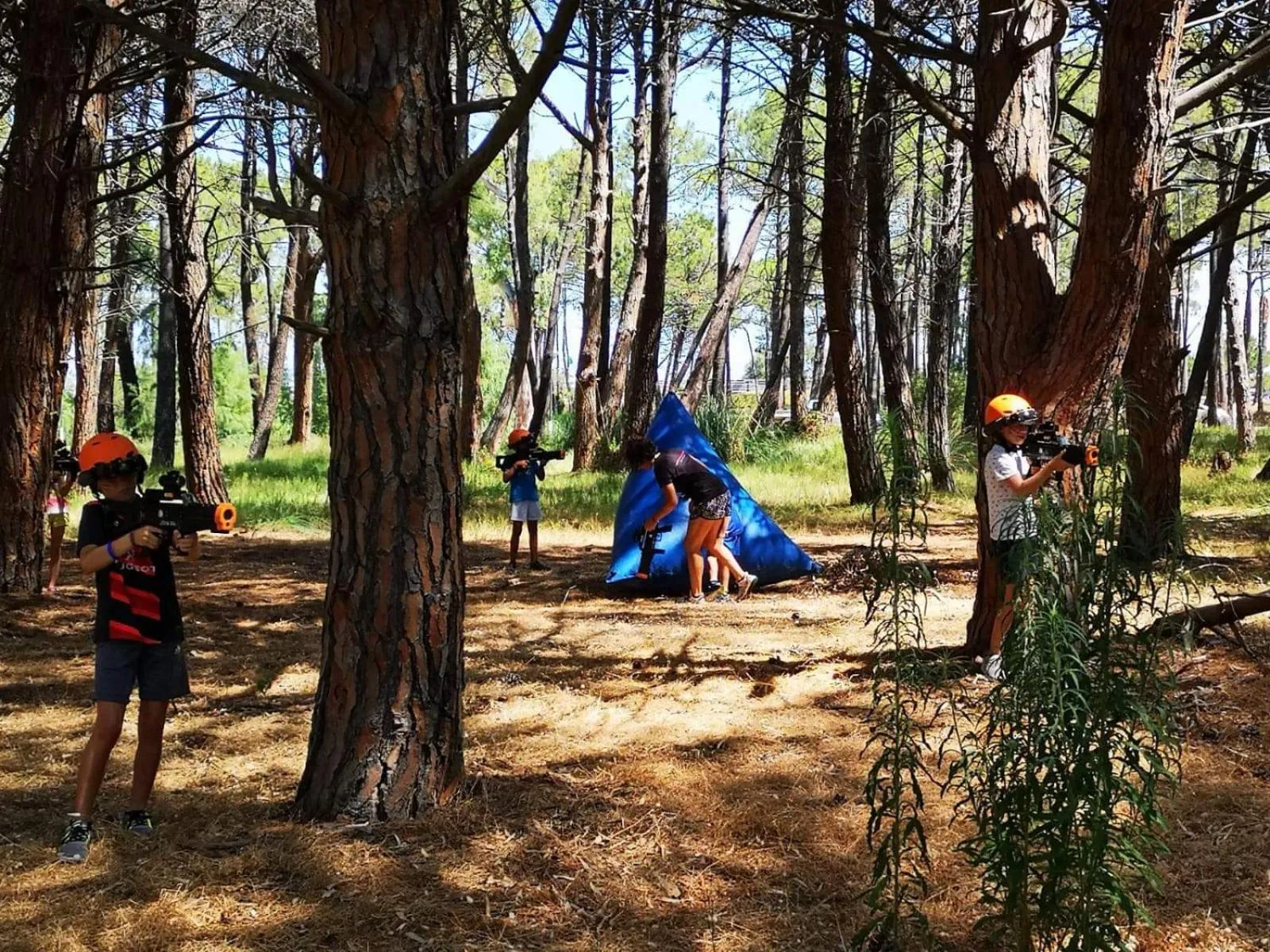 People in Camping La Pinède