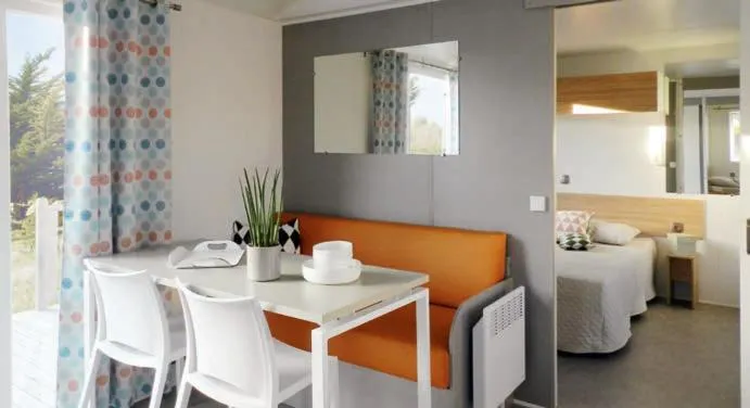 Dining area in Camping La Pinède