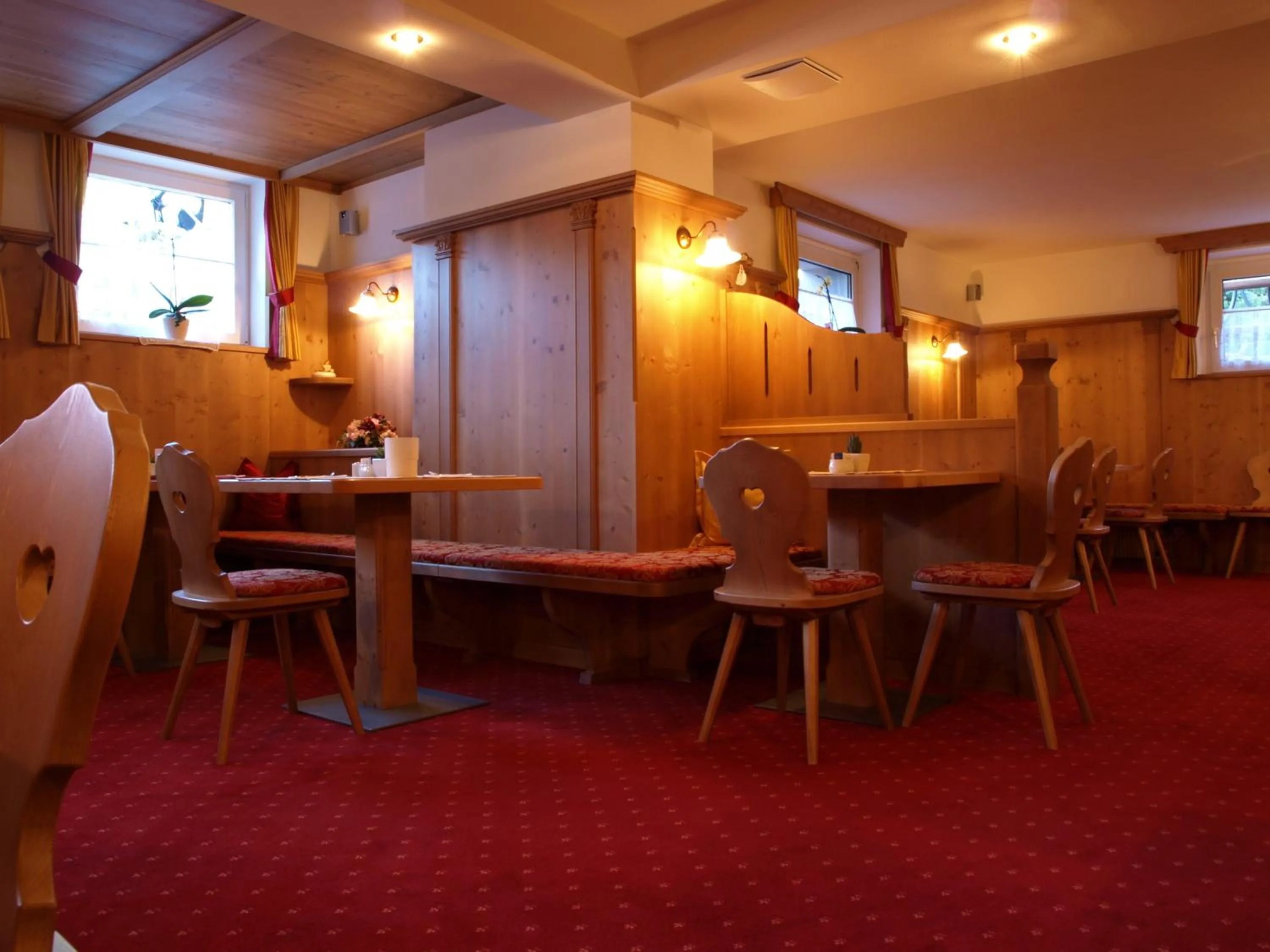 Restaurant/places to eat in Garni Flurida