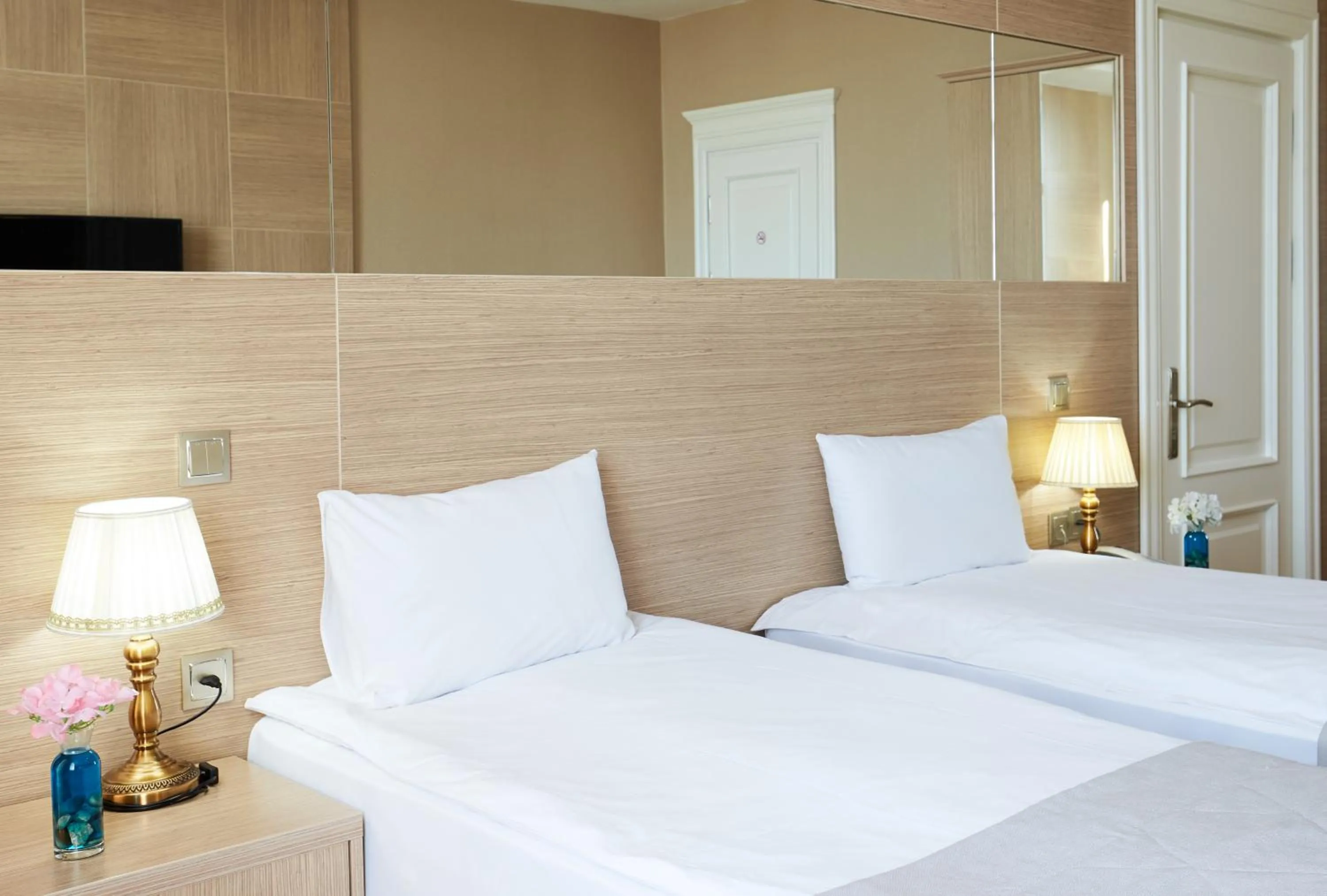 Bedroom, Bed in NOBEL Hotel