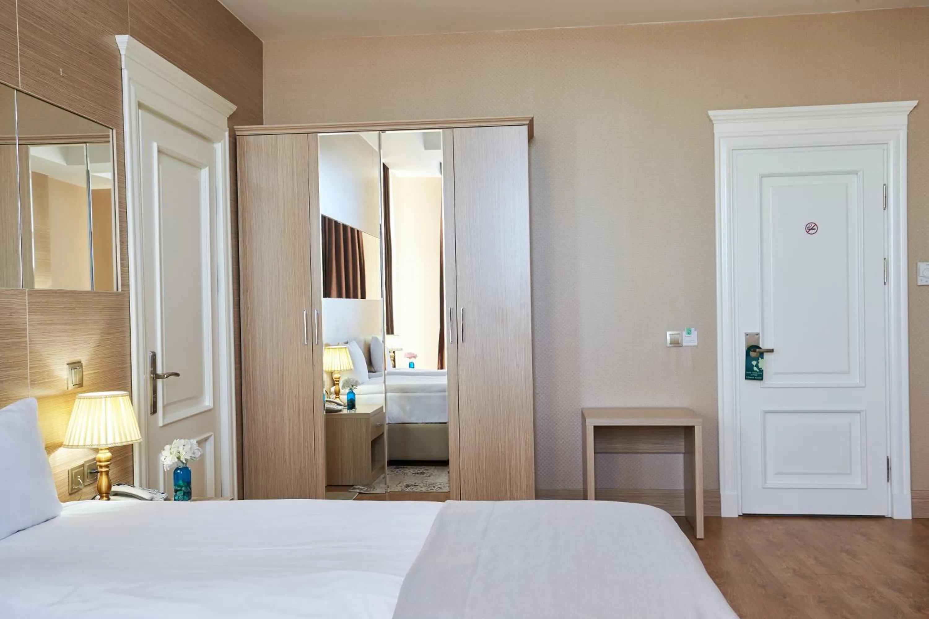 Bedroom, Bed in NOBEL Hotel