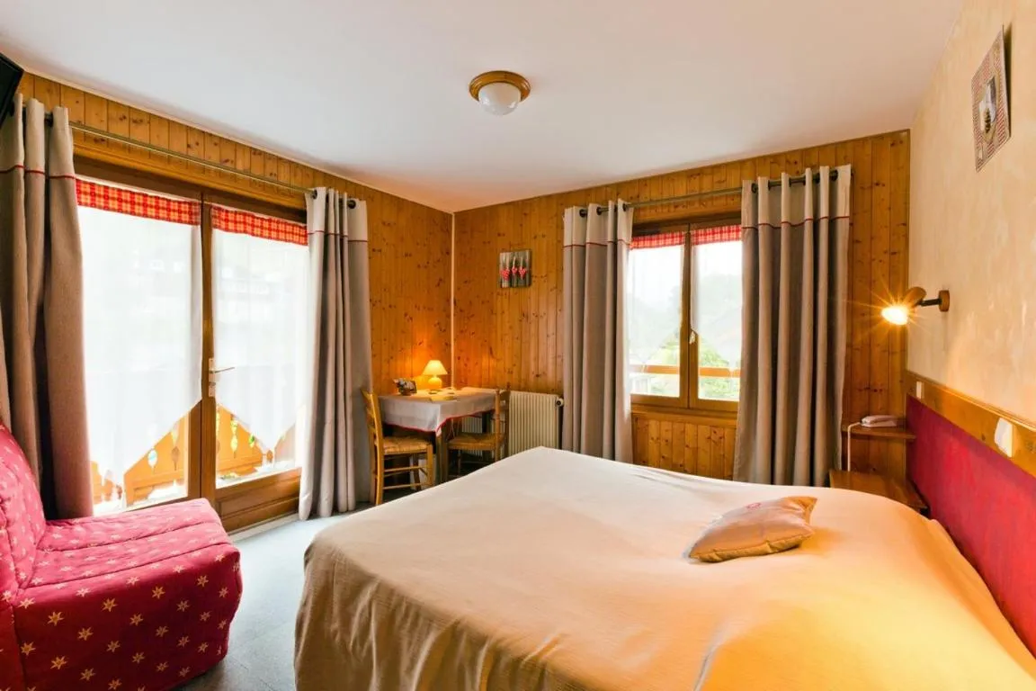 Photo of the whole room, Bed in La Boule de Neige