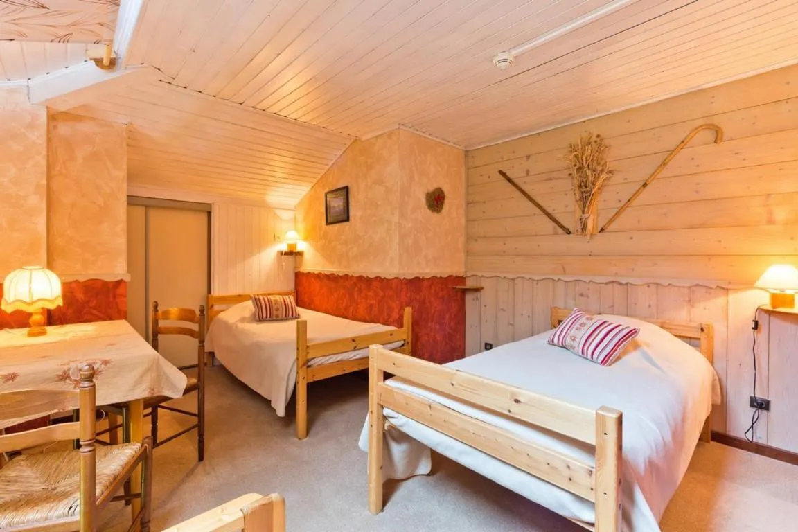 Photo of the whole room, Bed in La Boule de Neige