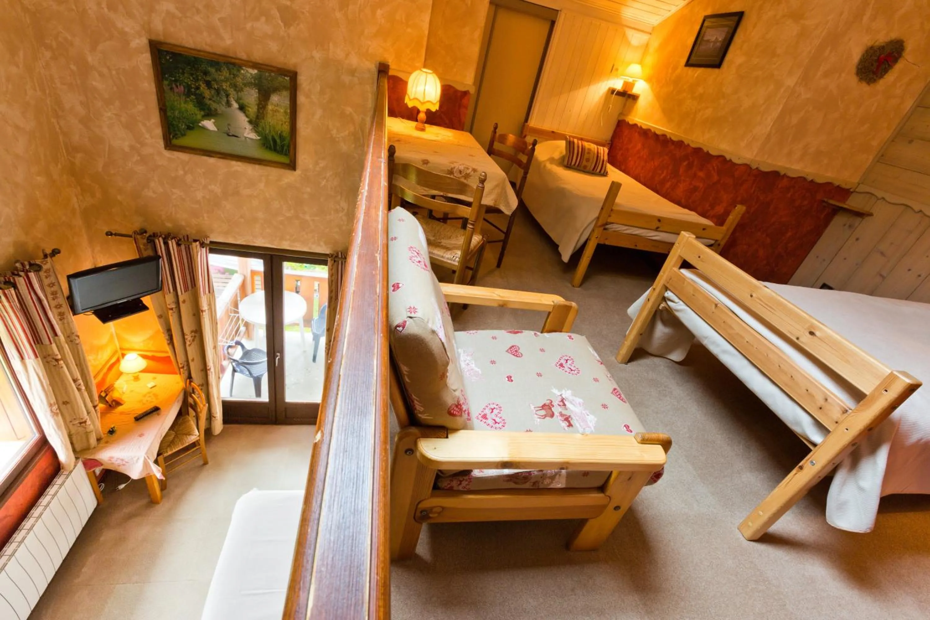 Photo of the whole room, Bed in La Boule de Neige