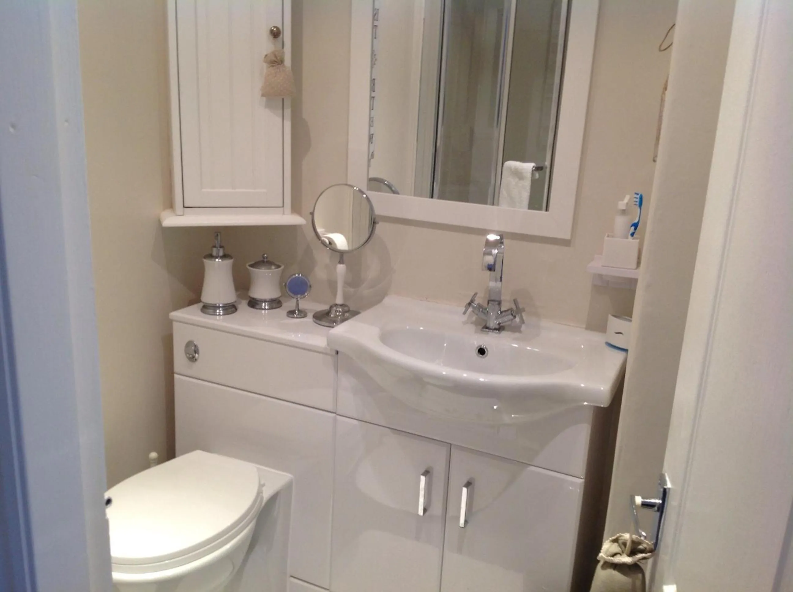 Bathroom in 3 Cambridge Villas