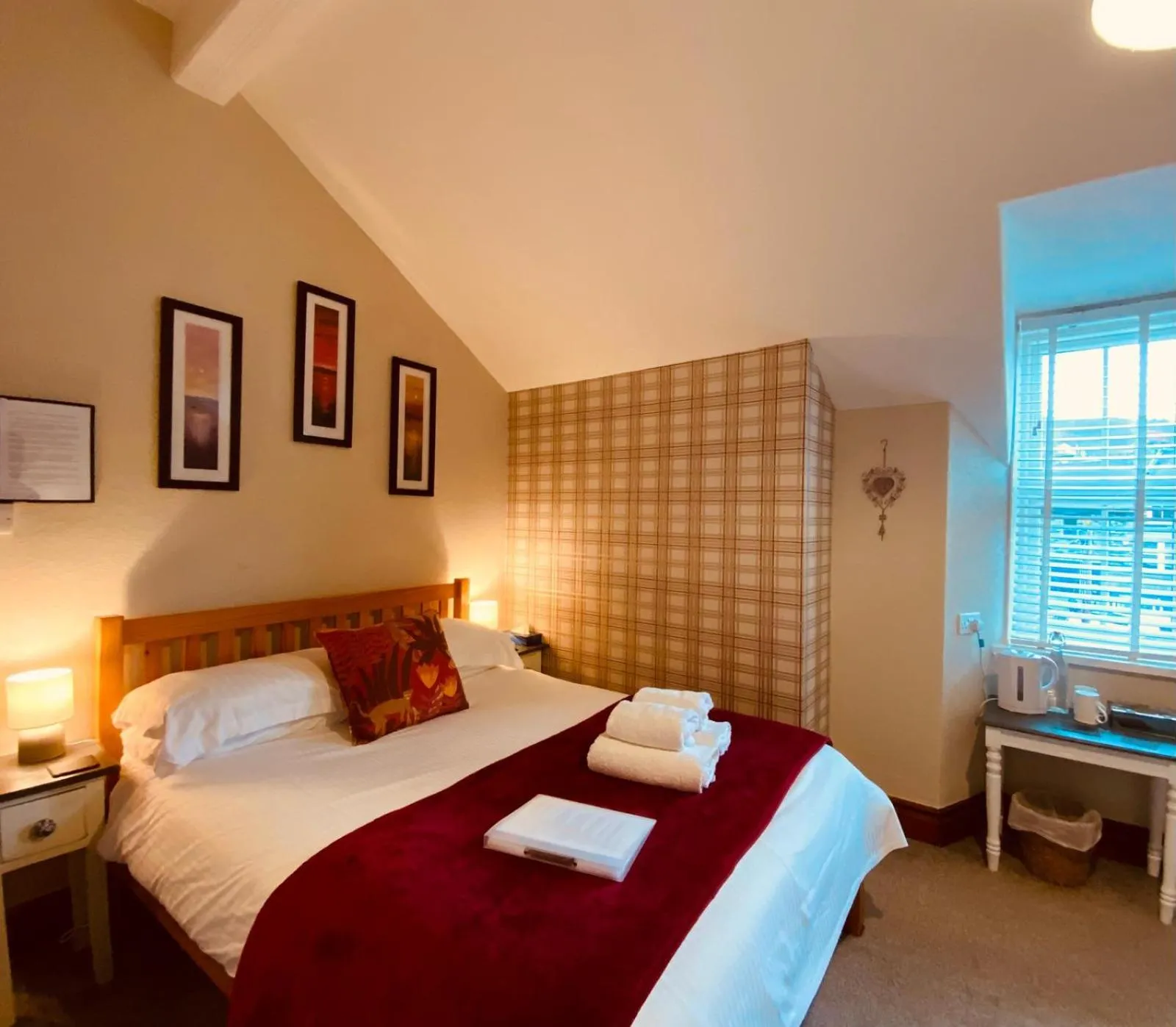 Bed in 3 Cambridge Villas