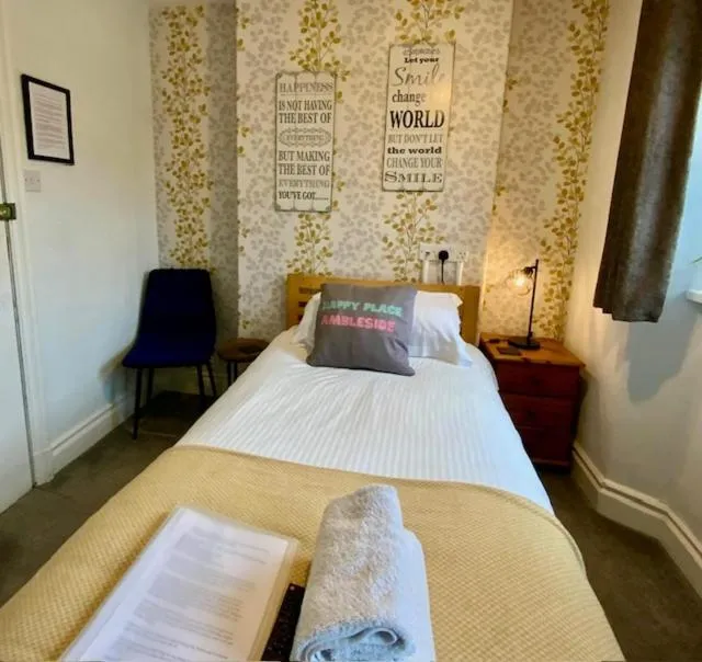 Bed in 3 Cambridge Villas